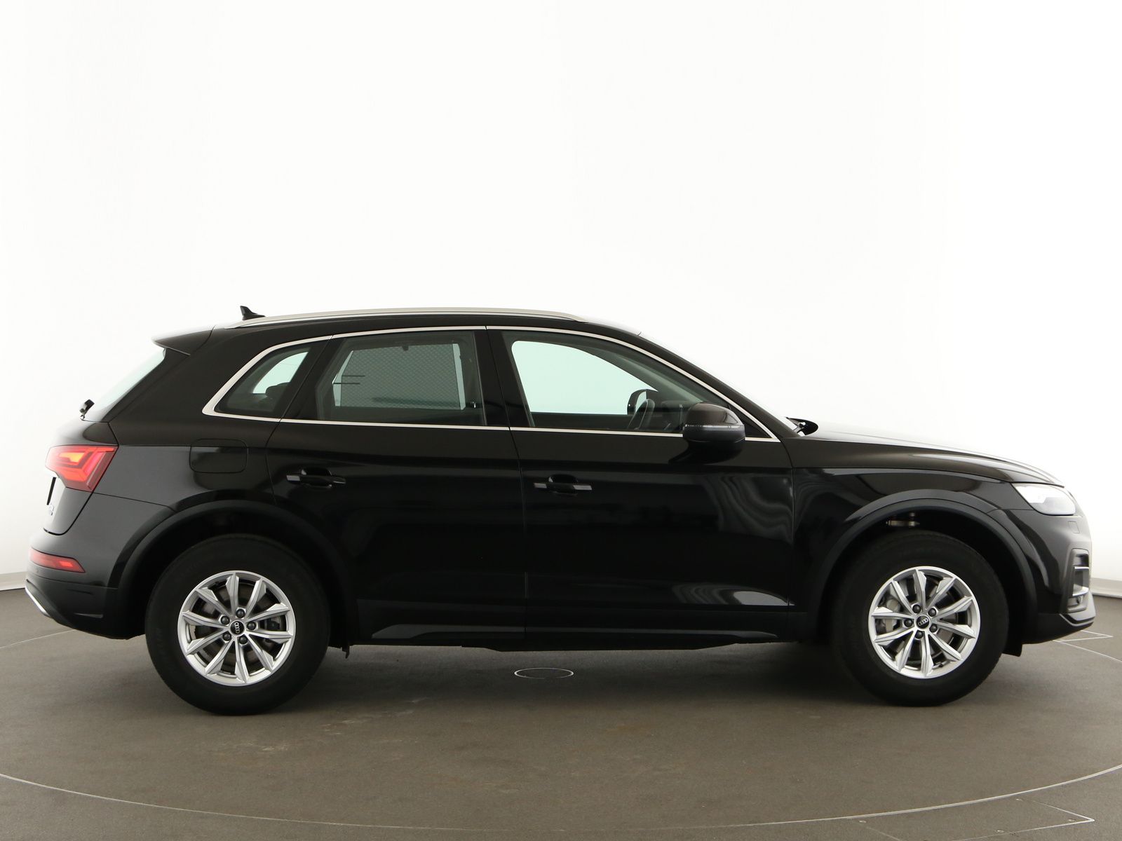 Audi Q5 40 TDI quattro S tronic - Samsaru's Car Outlet