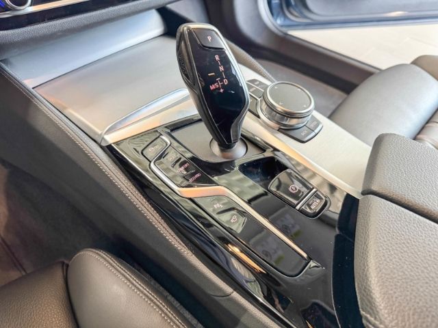 BMW 520 d xDrive Touring Luxury Line HUD+AHK+Memory