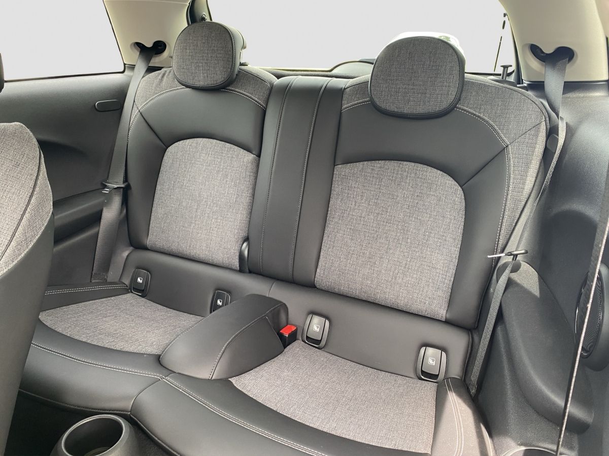 MINI ONE - Samsaru's Car Outlet