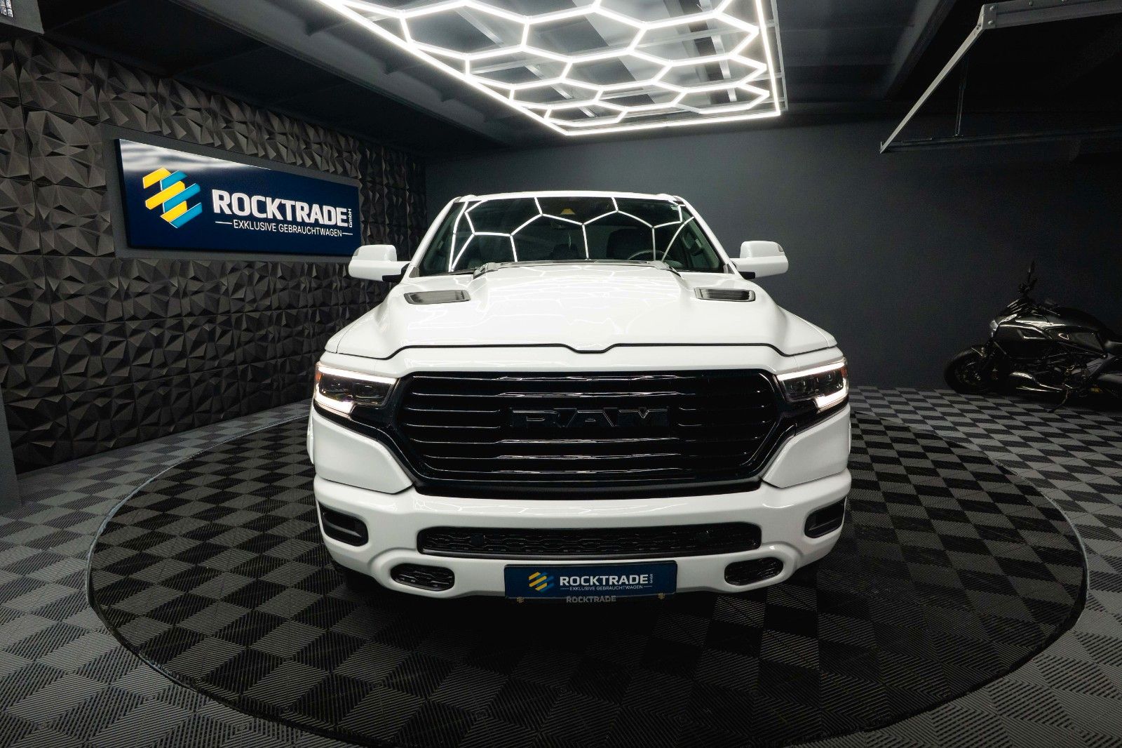 Dodge RAM 5.7 V8 HEMI 4x4 OFFROAD LONGBED Limited 19%
