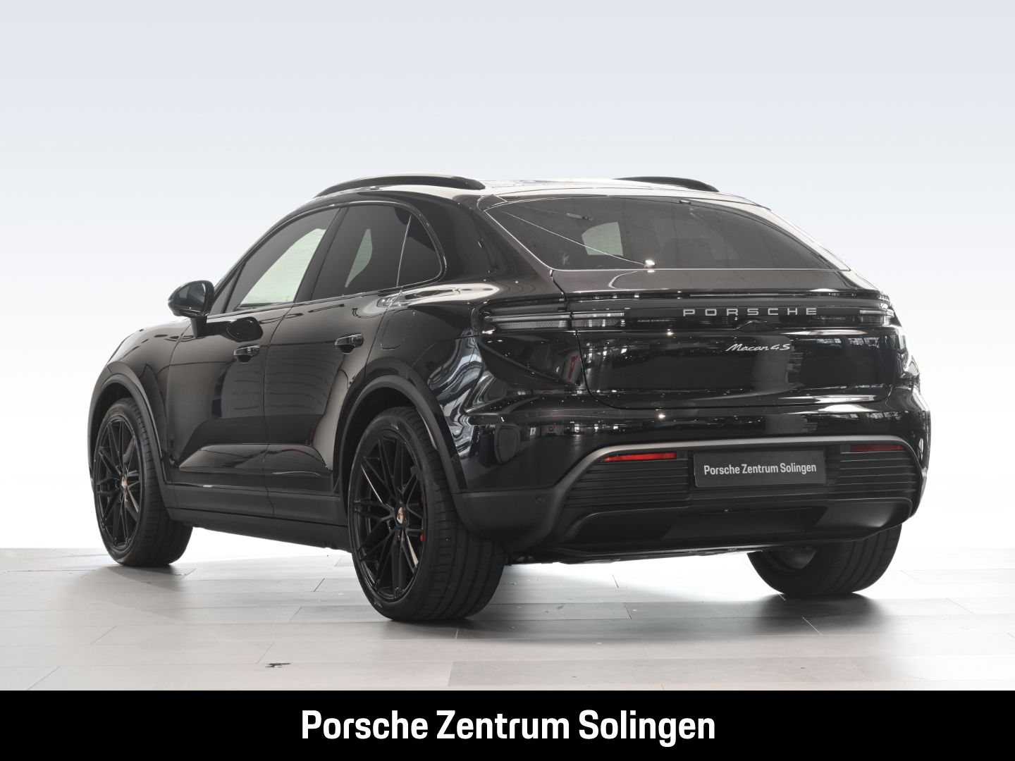 Porsche Macan 4S - Samsaru's Car Outlet