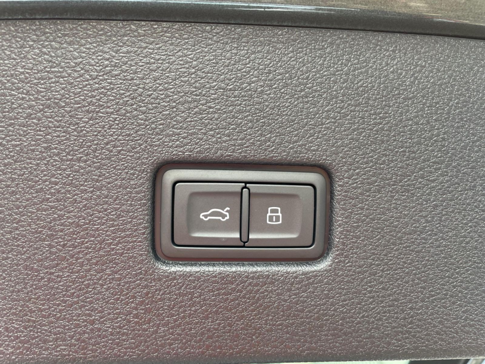 Audi Q8 50 TDI SLine - Samsaru's Car Outlet