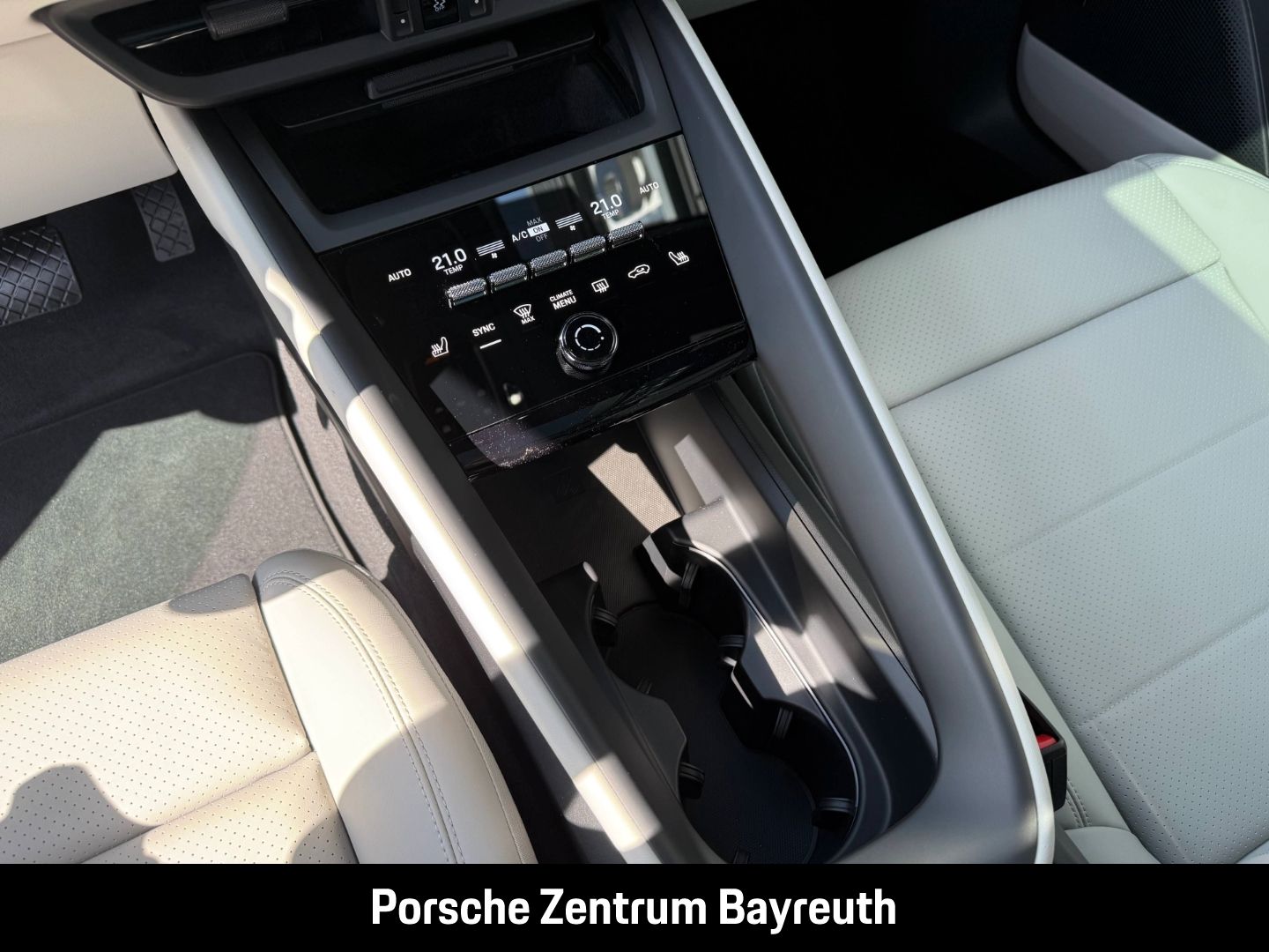 Porsche Macan 4 *AHV*MATRIX*INNO*HEADUP*BOSE*LUFTFEDER*