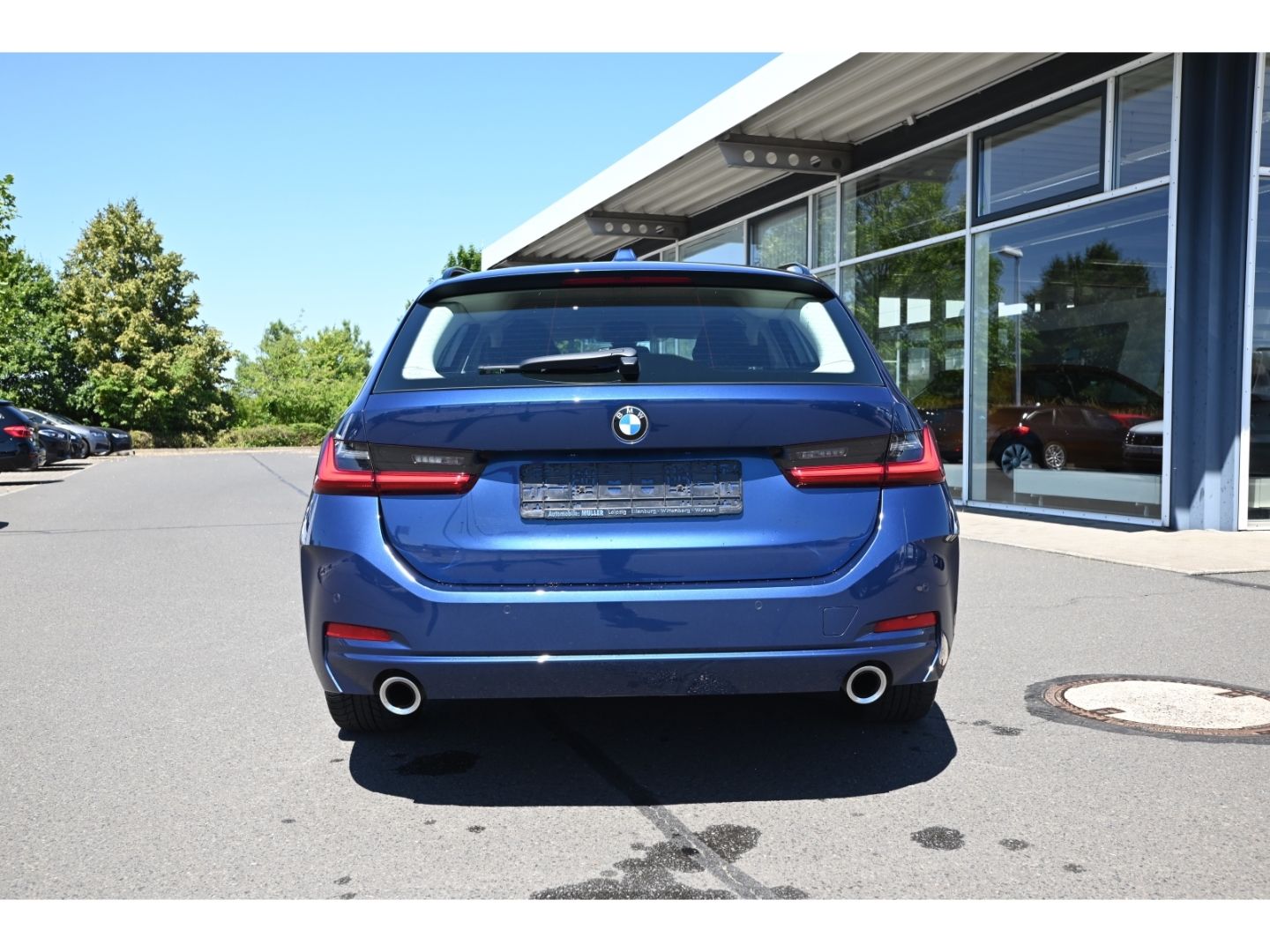 BMW 320 d xDrive Touring MHyb - Samsaru's Car Outlet