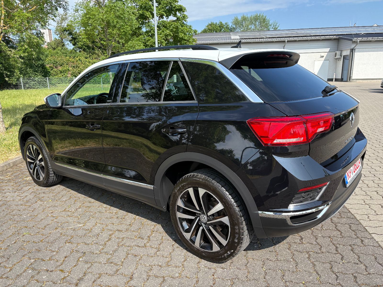 Volkswagen T-Roc - Samsaru's Car Outlet