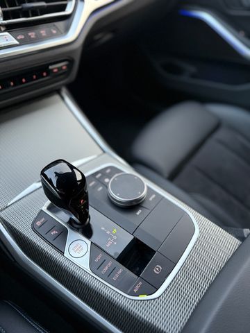 BMW 320 d xDrive M Sport Ambiente Life ALL BLACK - Samsaru's Car Outlet