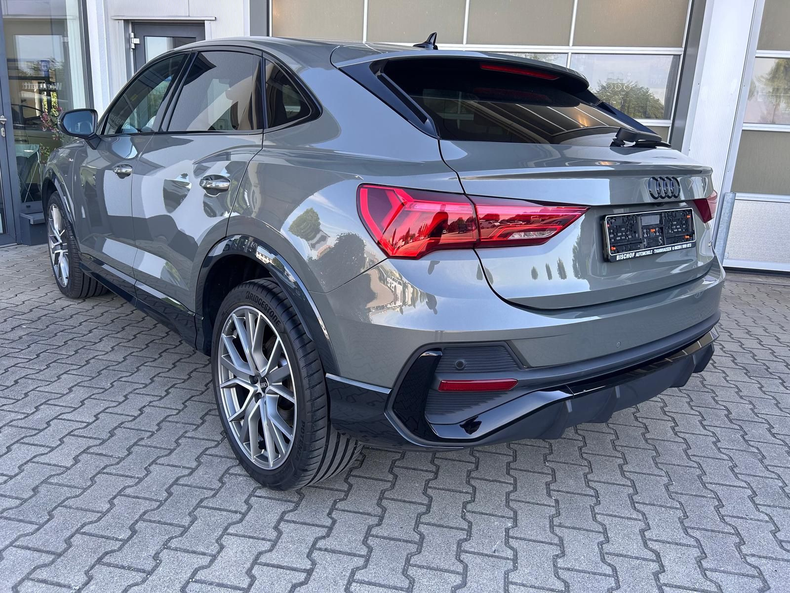 Audi Q3 40 TDI quattro S line 2.0TDI Sportb. AHK DCC