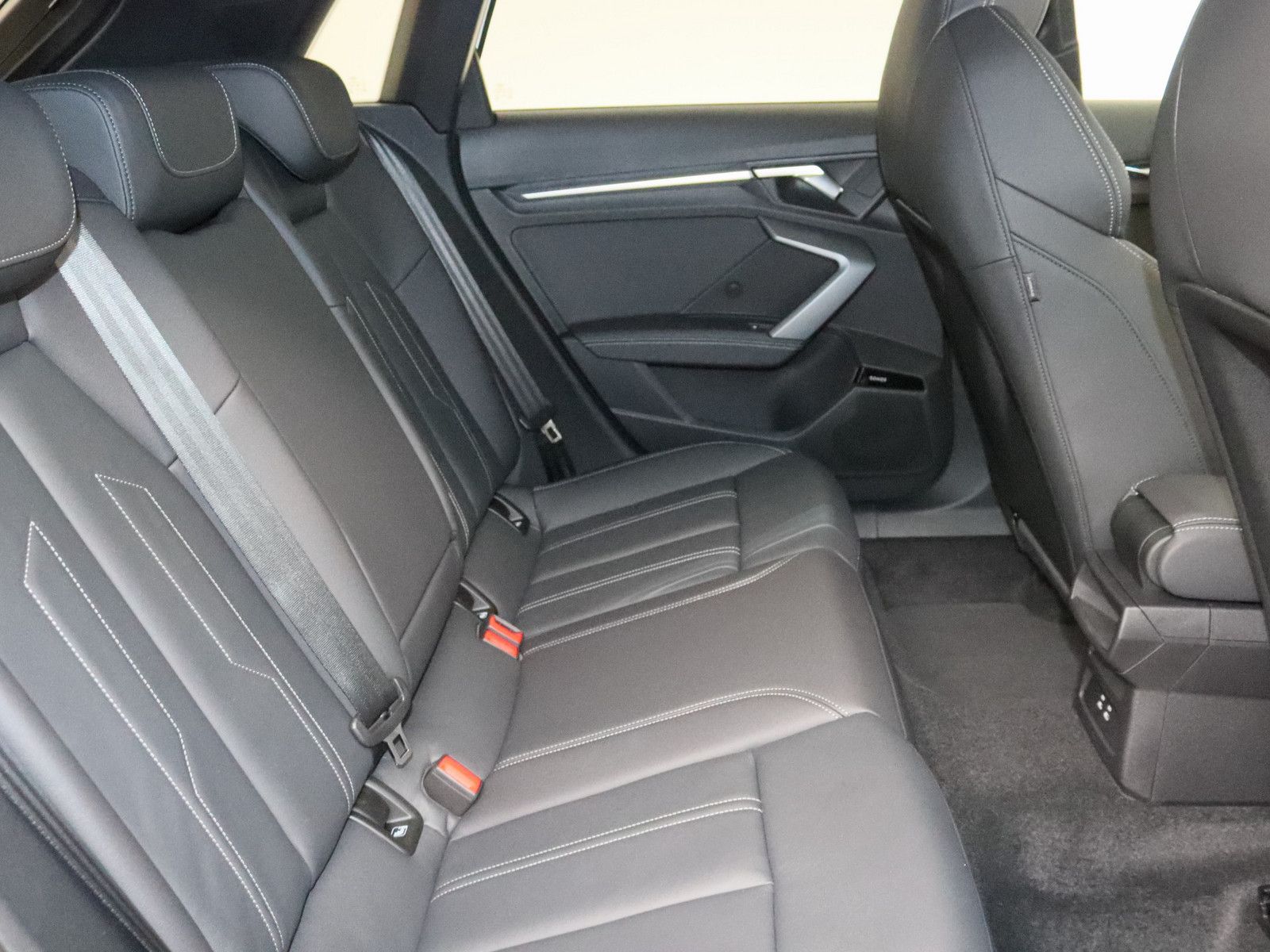 Audi A3 Sportback 35 TFSI S line - Samsaru's Car Outlet