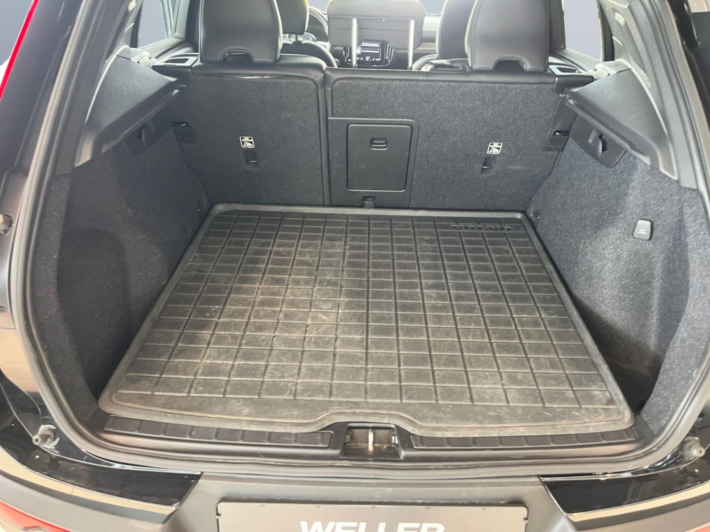 Volvo XC40 T5 Recharge R-Design - Samsaru's Car Outlet