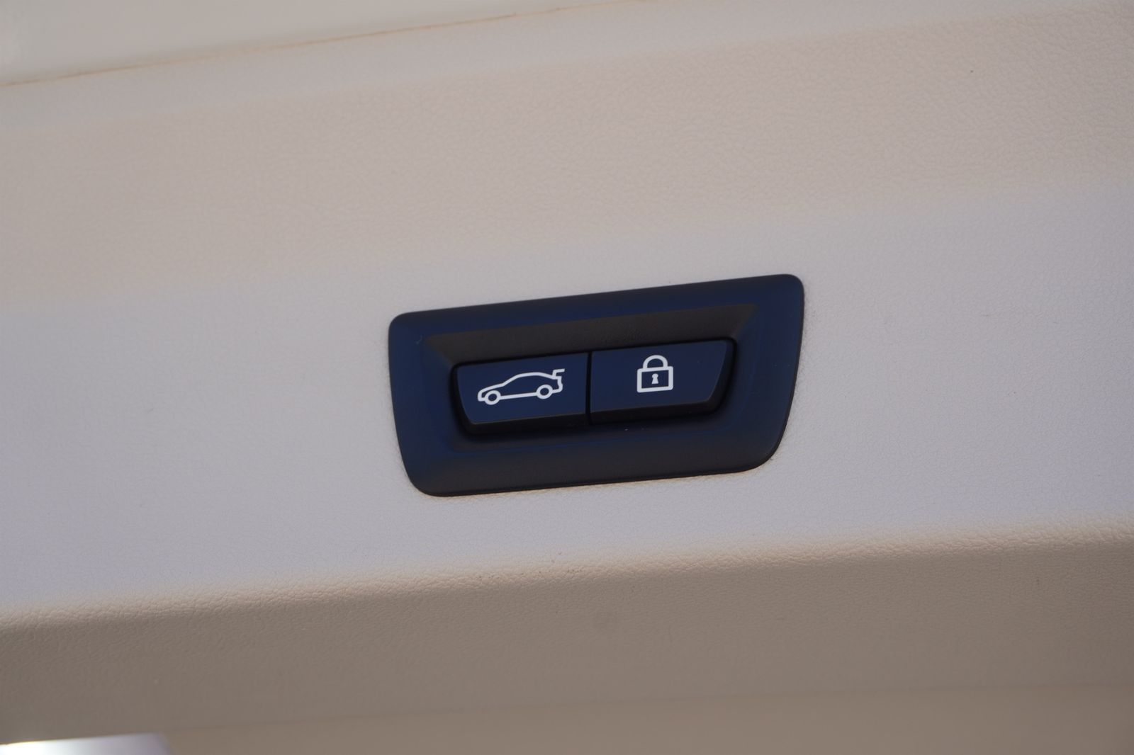 BMW X3 xDrive20i - Samsaru's Car Outlet