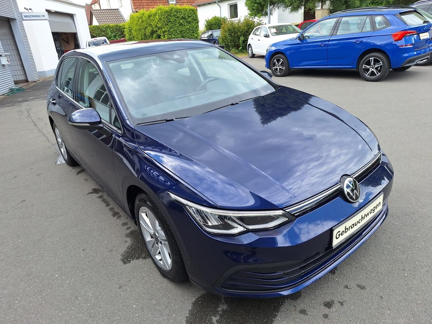 Volkswagen Golf Life 2.0 TDI DSG - Samsaru's Car Outlet
