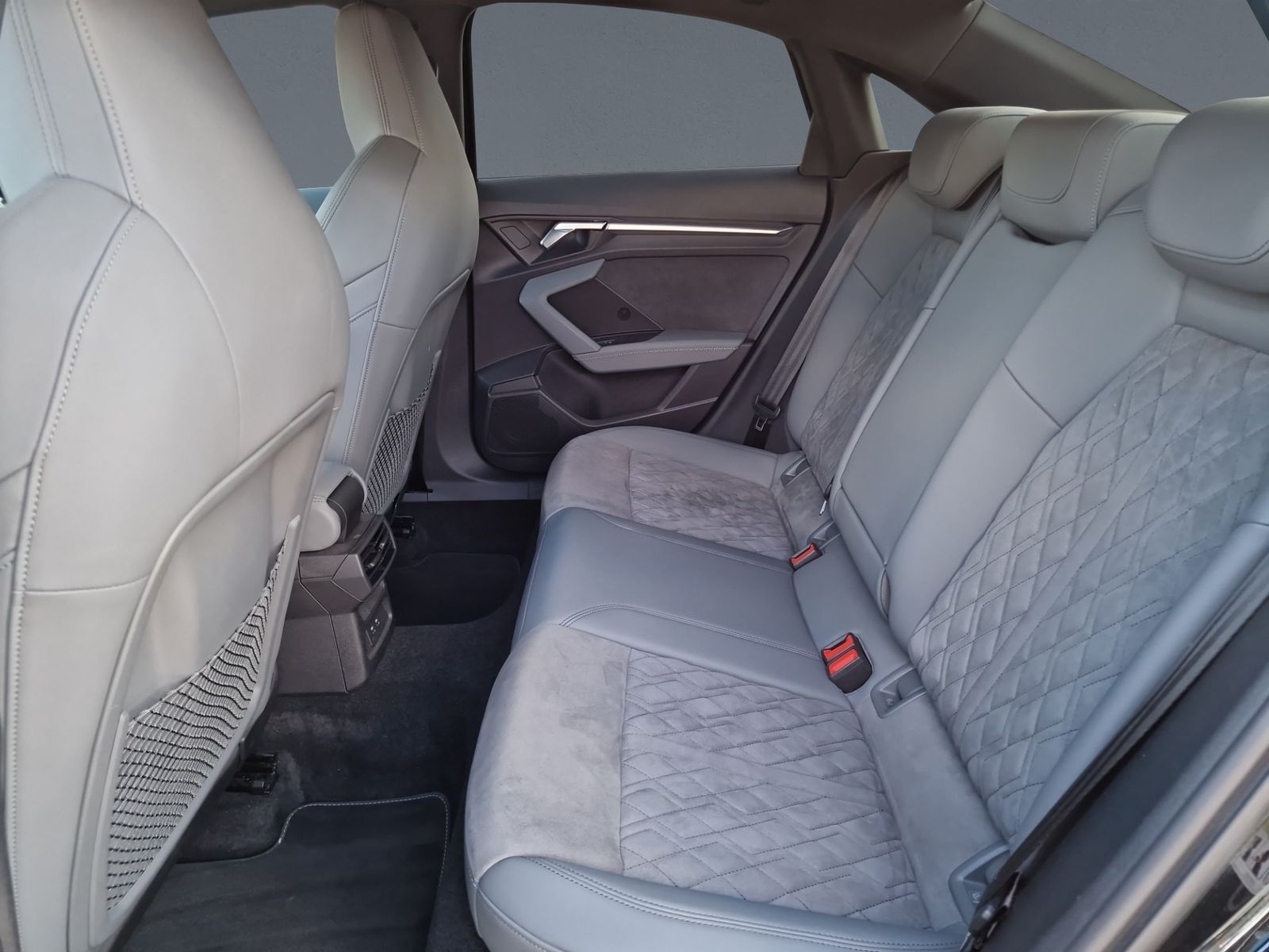 Audi A3 Limousine 35 TDI 2x S line LED NAVI Raute 18"