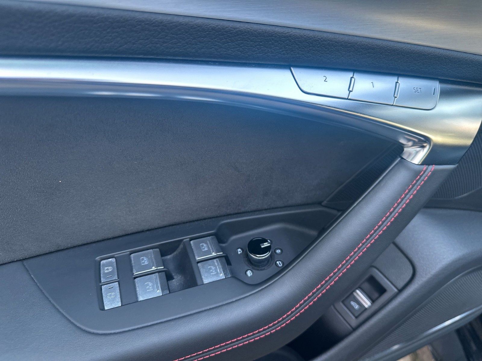 Audi RS6 Avant 4.0 TFSI quattro 22" Laser/B&O/Valcona