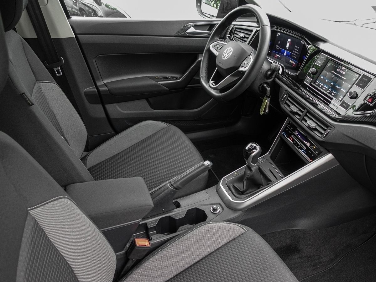 Volkswagen Taigo 1.0 TSI Life - Samsaru's Car Outlet