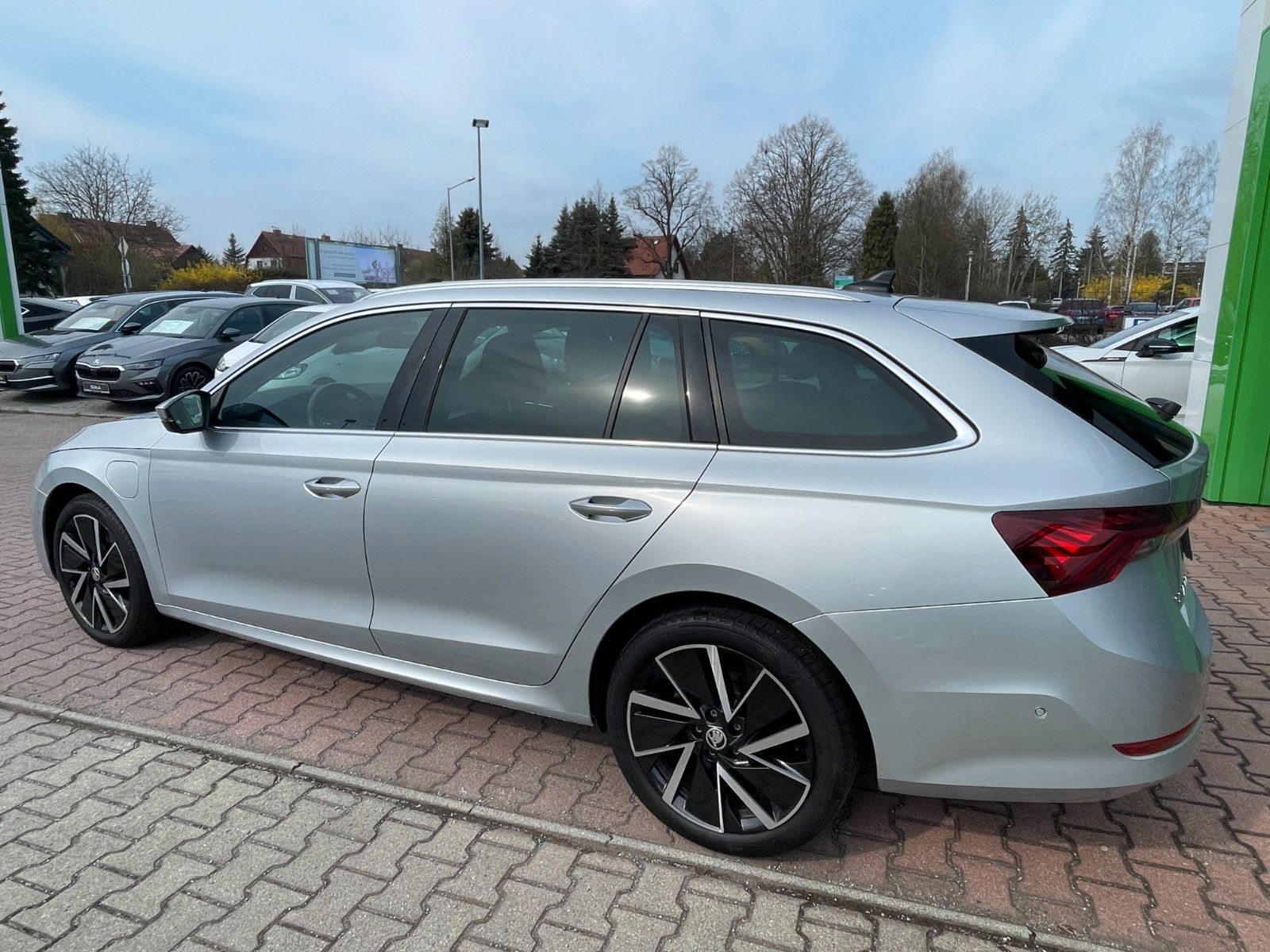 Skoda OCTAVIA Combi First Edition TSI iV - Samsaru's Car Outlet
