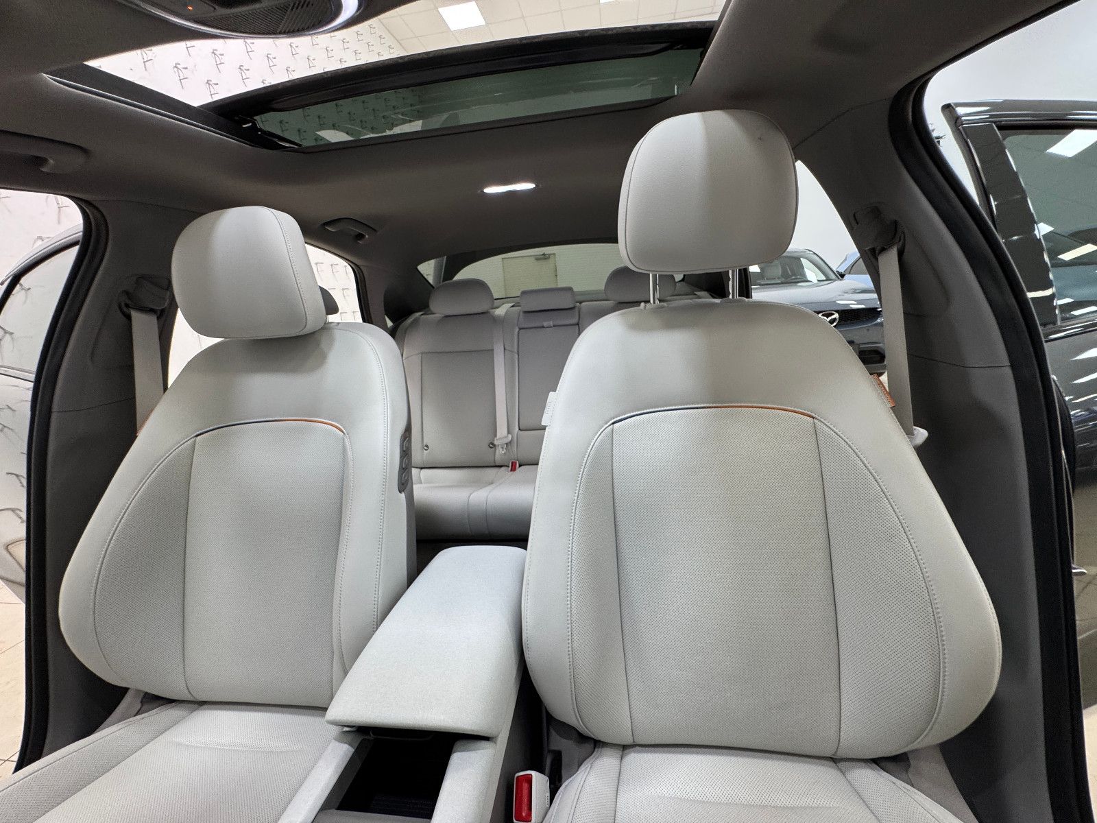 Hyundai IONIQ 6 77,4kWh 325ps 4WD Uniq PANO & DIGI NON