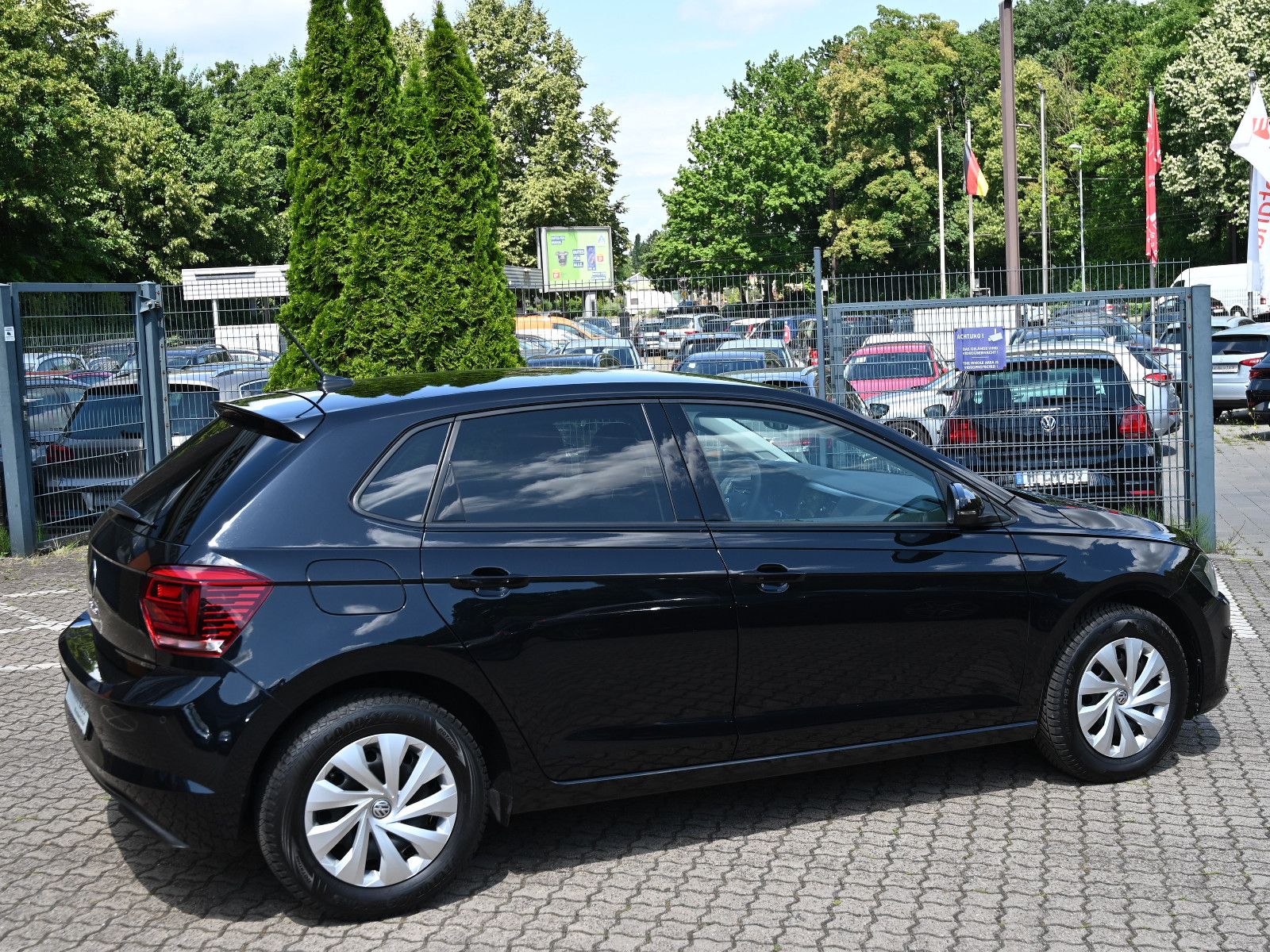 Volkswagen Polo VI 1.0 TSI Comfortline - Samsaru's Car Outlet