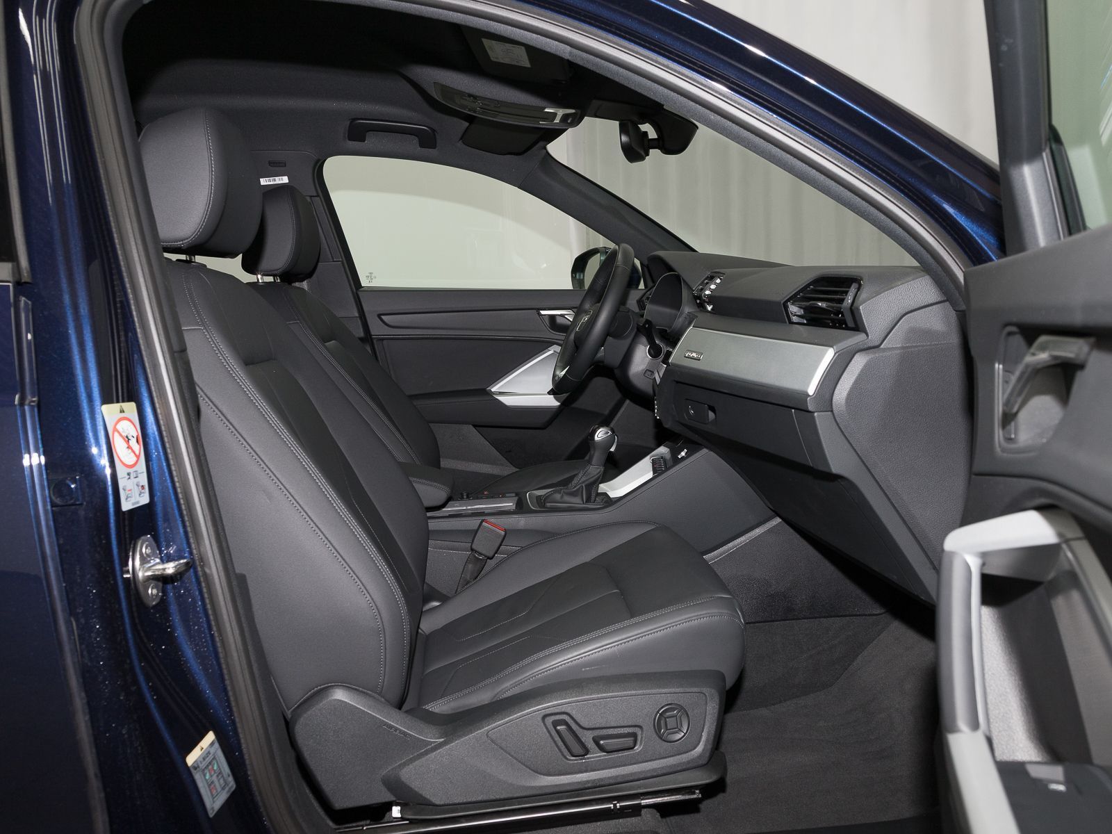 Audi Q3 40 TDI Q ADVANCED - Samsaru's Car Outlet