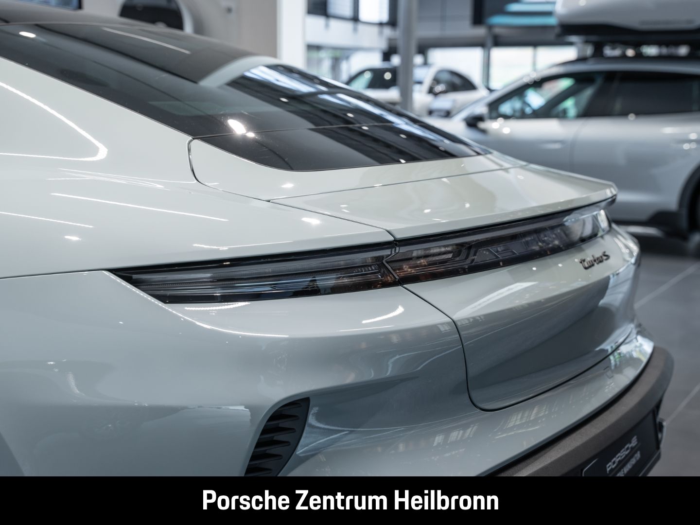 Porsche Taycan Turbo S Burmester Surround-View Head-Up