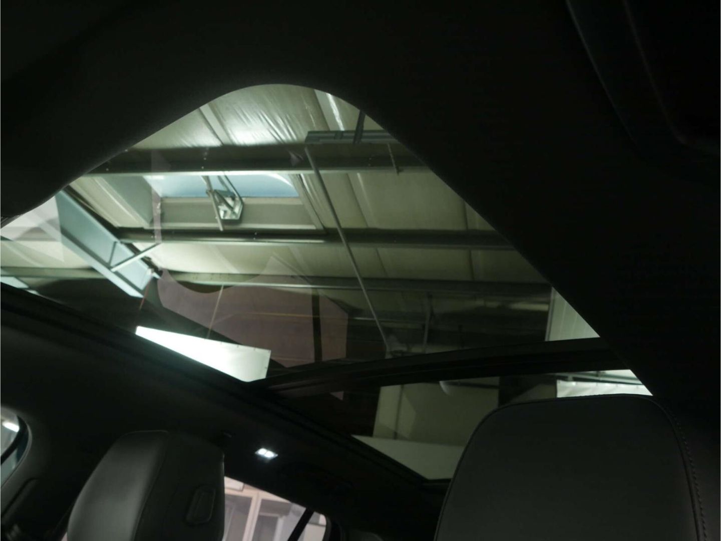 Volkswagen Tiguan 1.5 eHybrid R-Line Black Style PANO/AHK