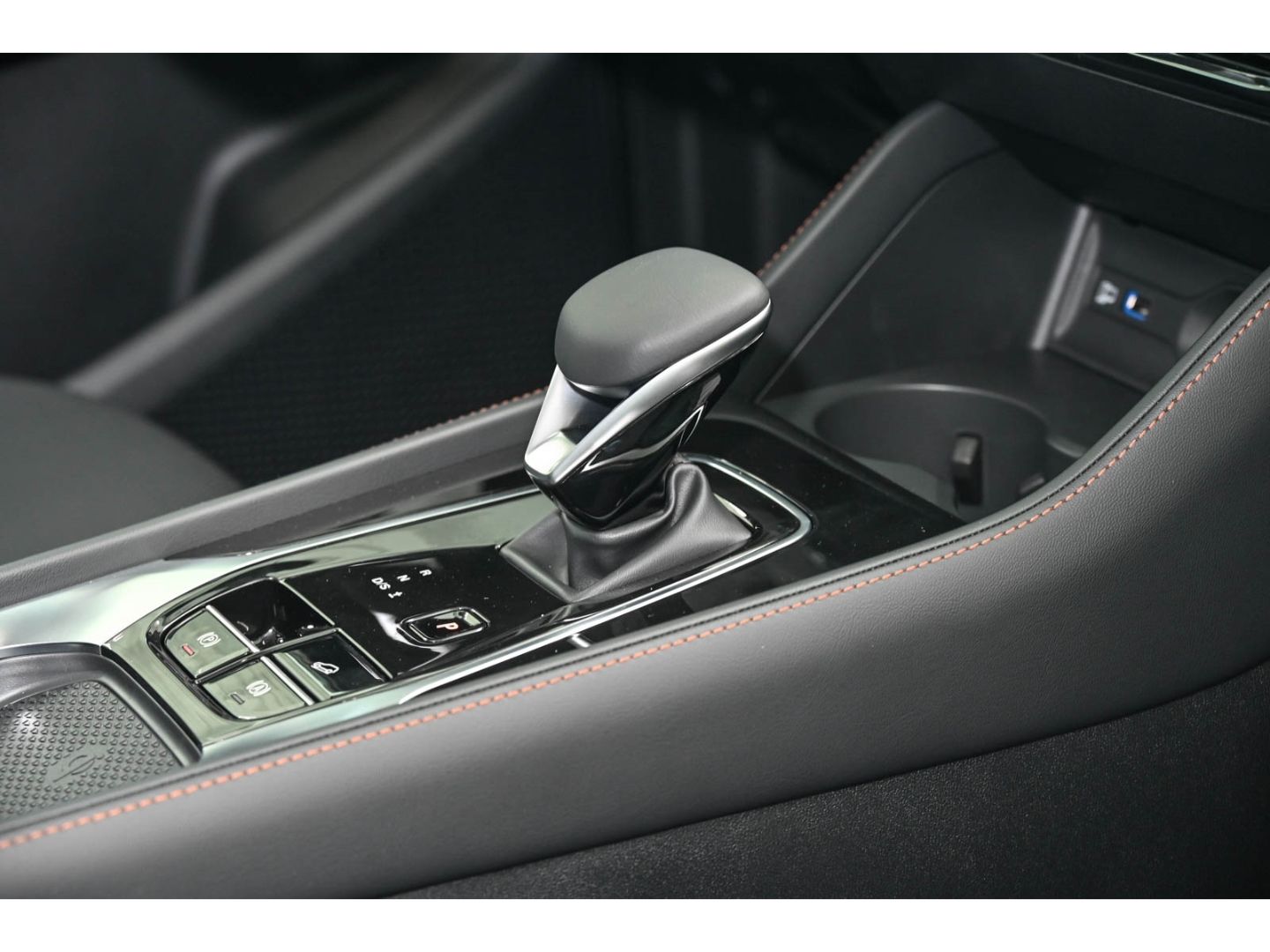 MG HS LUXURY AT+ALLWETTER+360°+LED+ACC+WINTERPAKET+