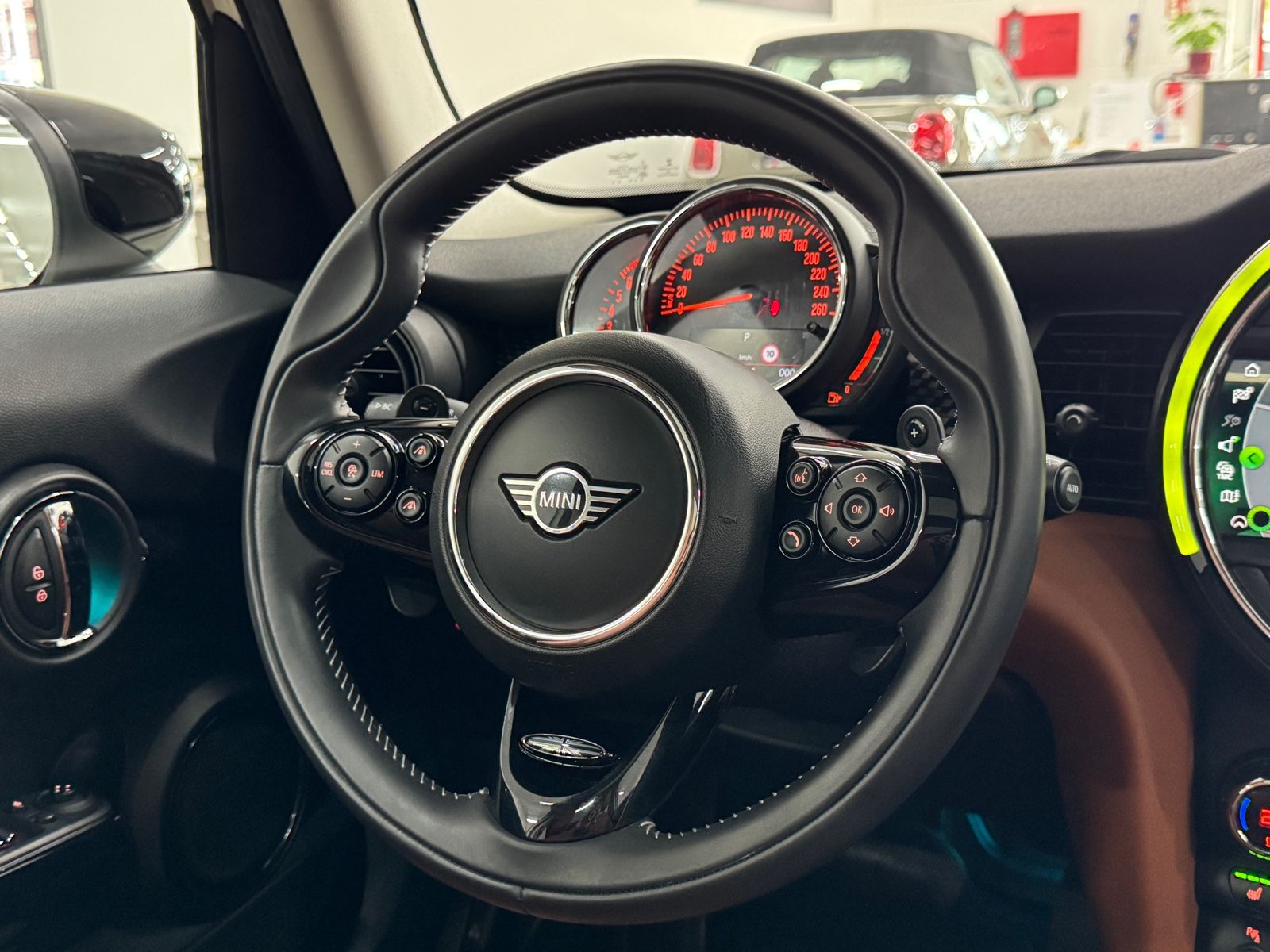 MINI Cooper S Aut. - Samsaru's Car Outlet