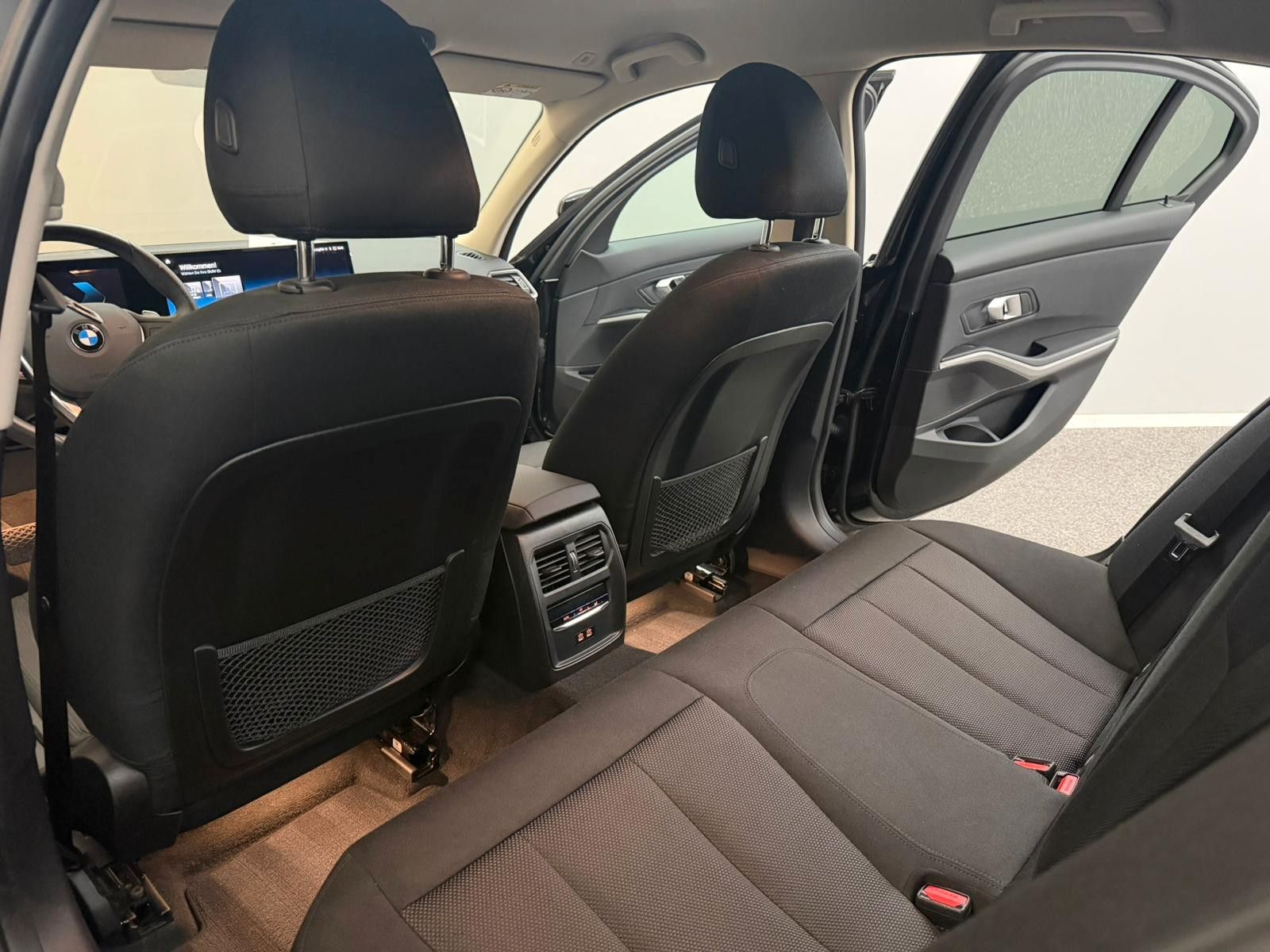 BMW 320 d xDrive Limo*1.HD*U-FREI*BMW-GARANTIE*
