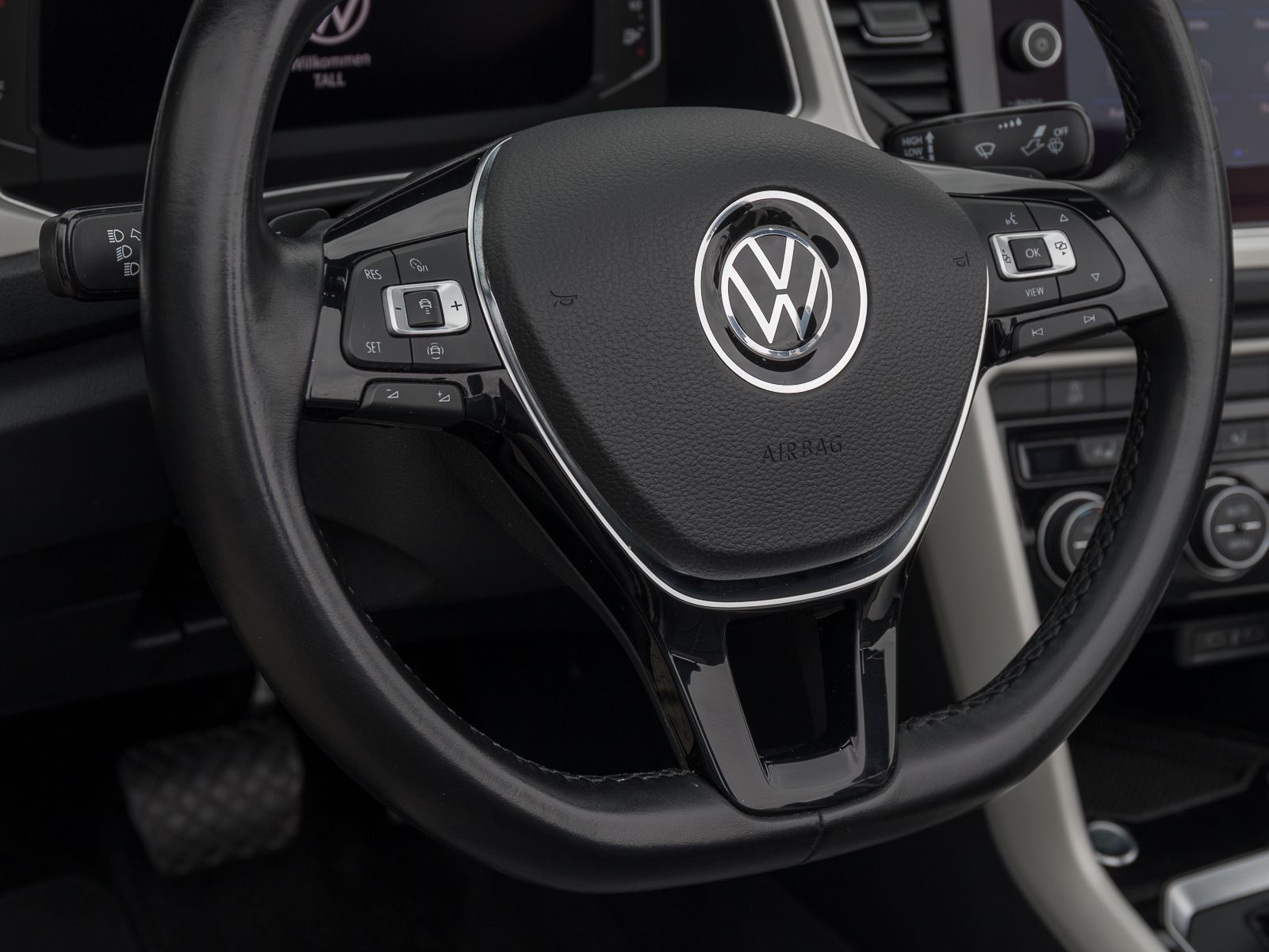 Volkswagen T-Roc Cabriolet 1.5 TSI DSG STYLE - Samsaru's Car Outlet