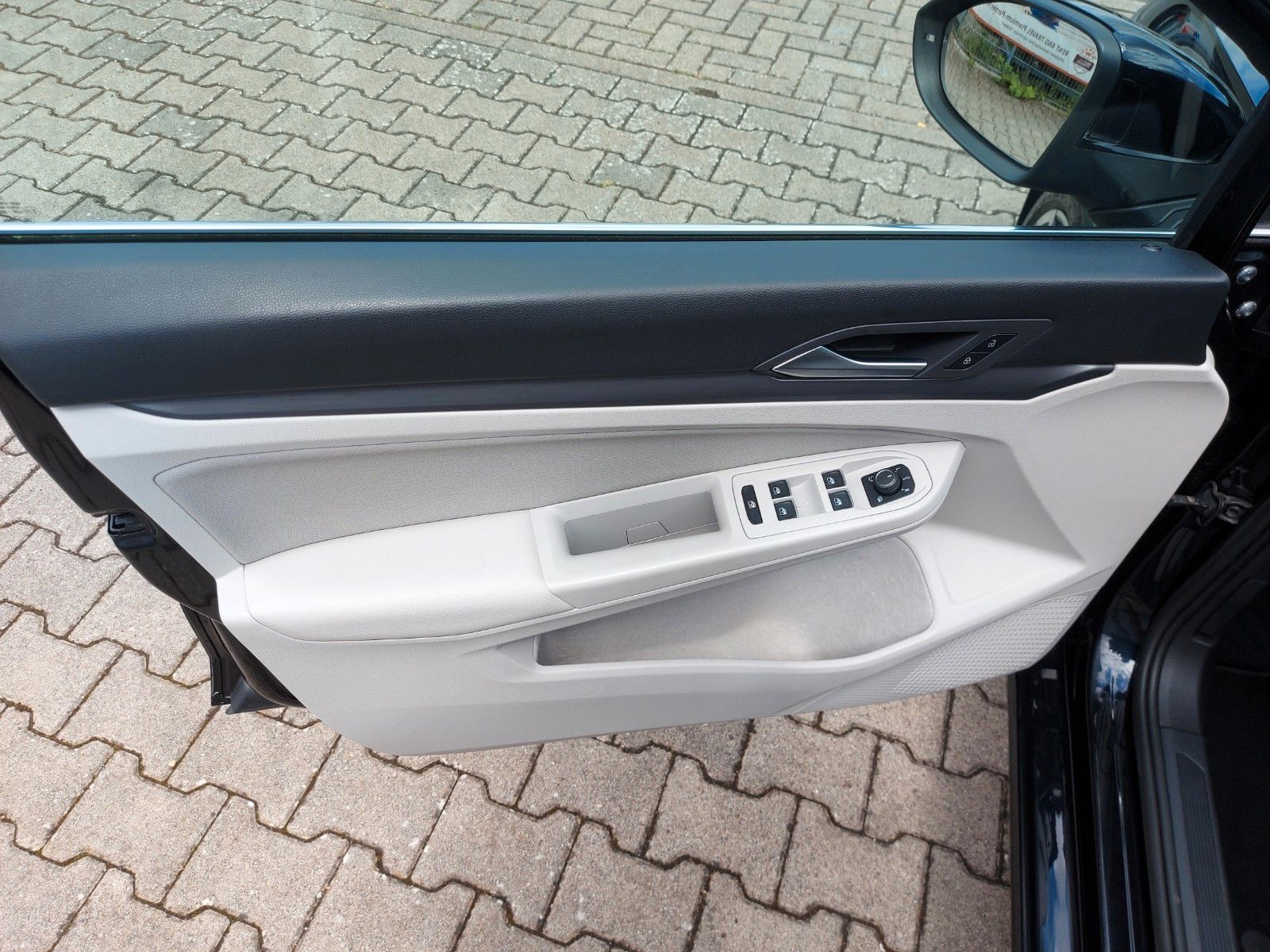 Volkswagen Golf VIII Variant 2.0 TDI Style - Samsaru's Car Outlet