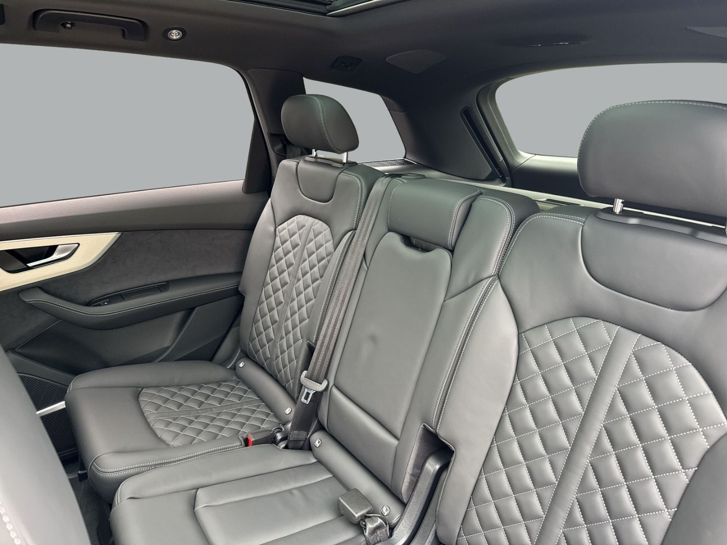 Audi Q7 55 TFSI e quattro S-line+AHK+HUD+PANO+B&O+KAM