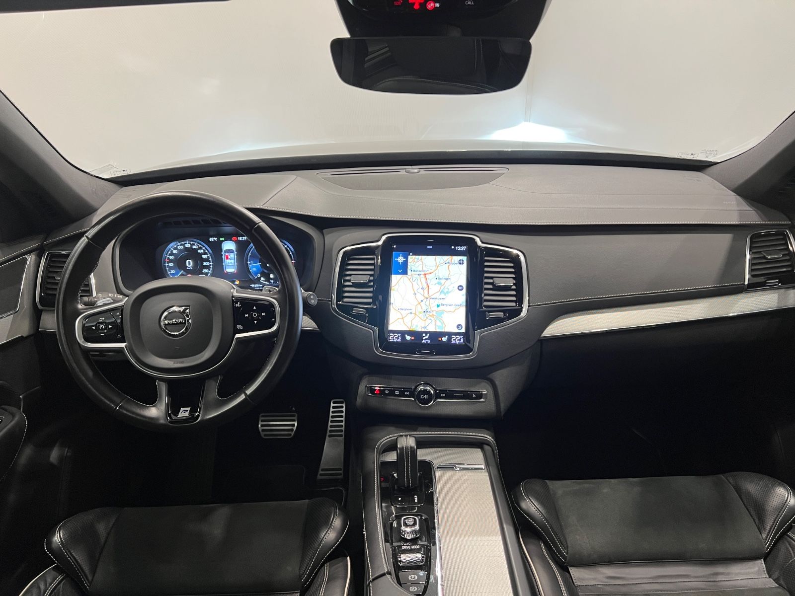 Volvo XC90 R Design AWD - Samsaru's Car Outlet