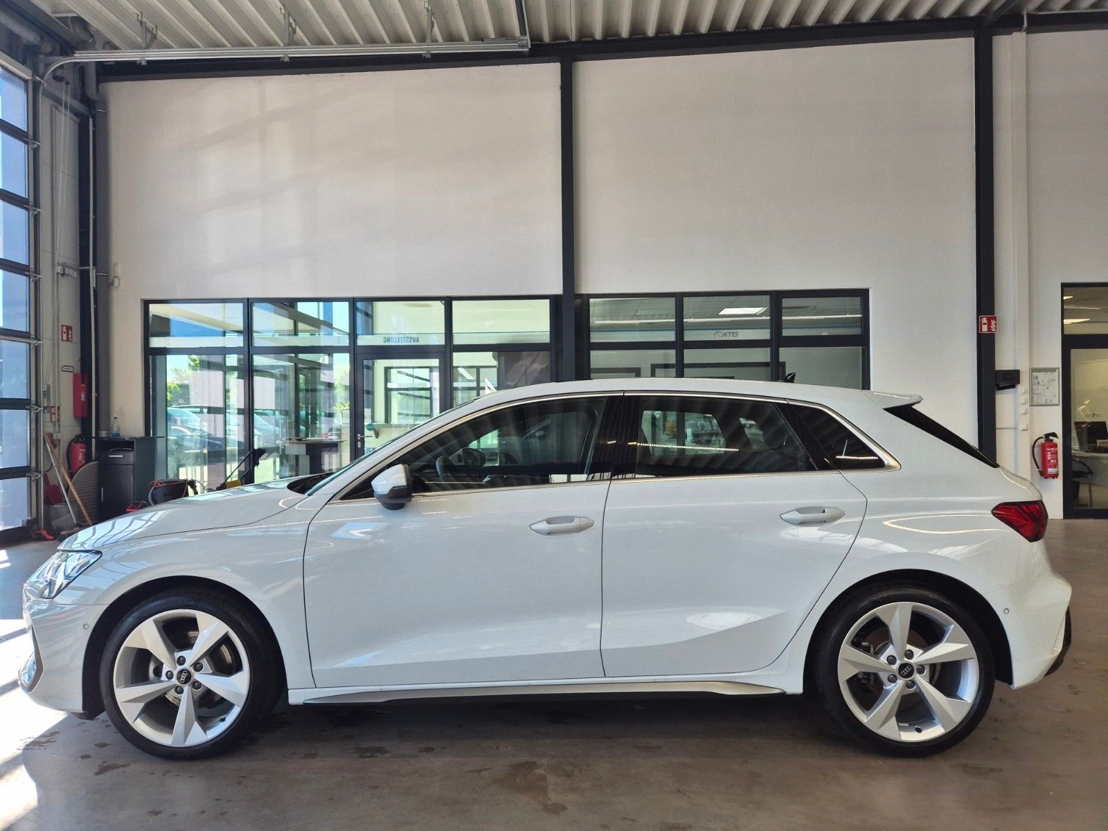 Audi A3 SPORTBACK 35 TDI S-LINE - Samsaru's Car Outlet