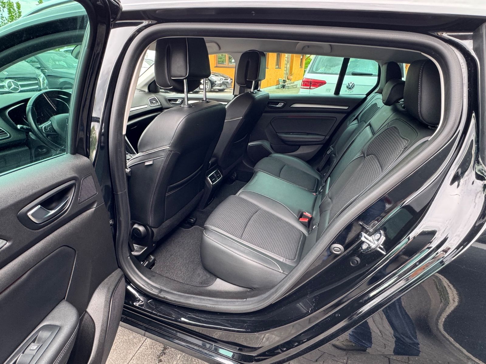 Renault Megane IV Grandtour BOSE-Edition - Samsaru's Car Outlet