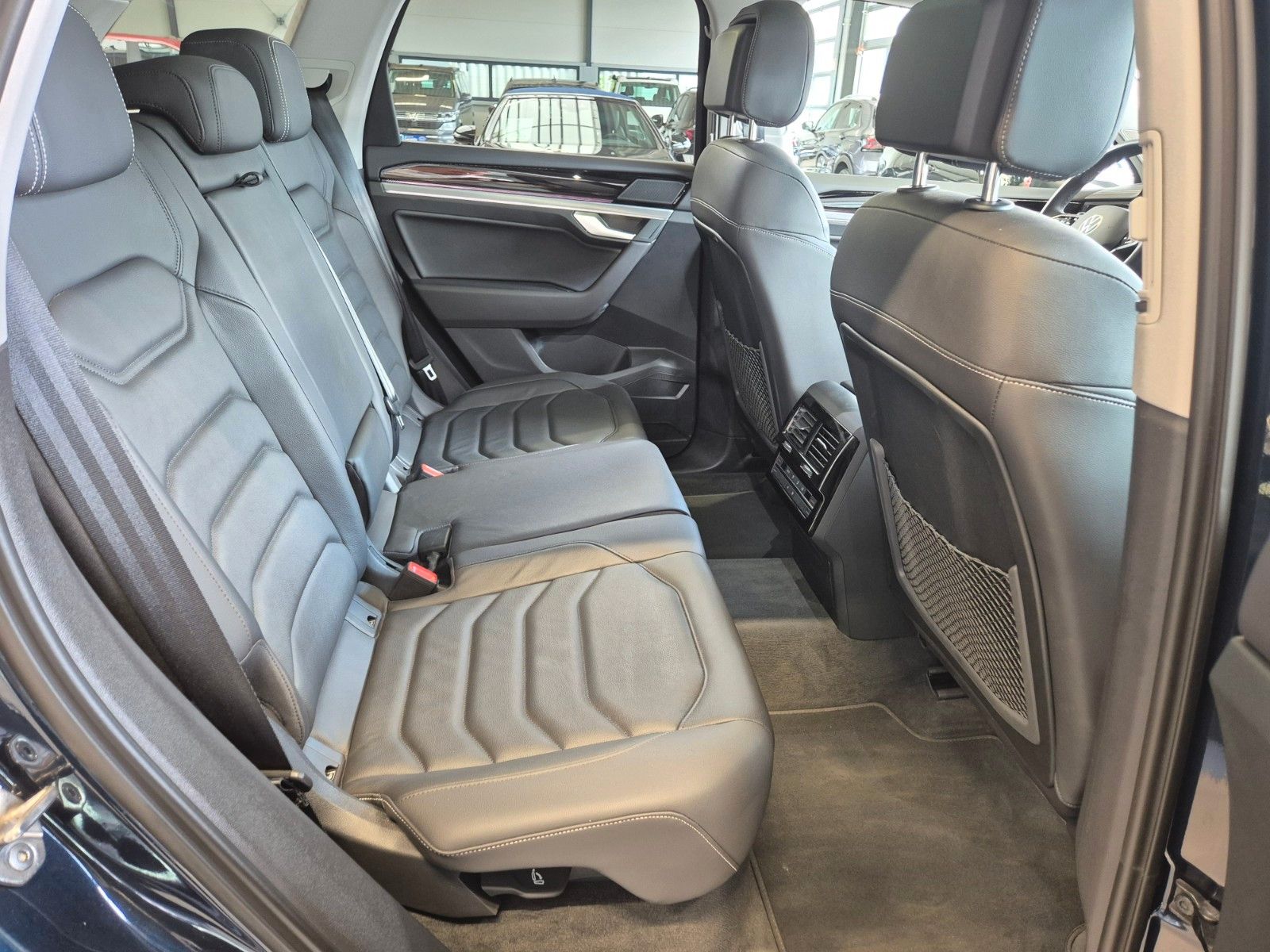 Volkswagen TOUAREG 3.0TSI ELEGANCE 4M eHYBRID - Samsaru's Car Outlet
