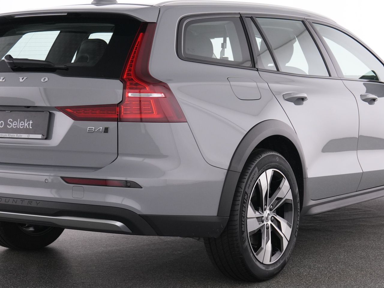 Volvo V60 Cross Country B4 AWD Plus+WINTERPAK+RFK+