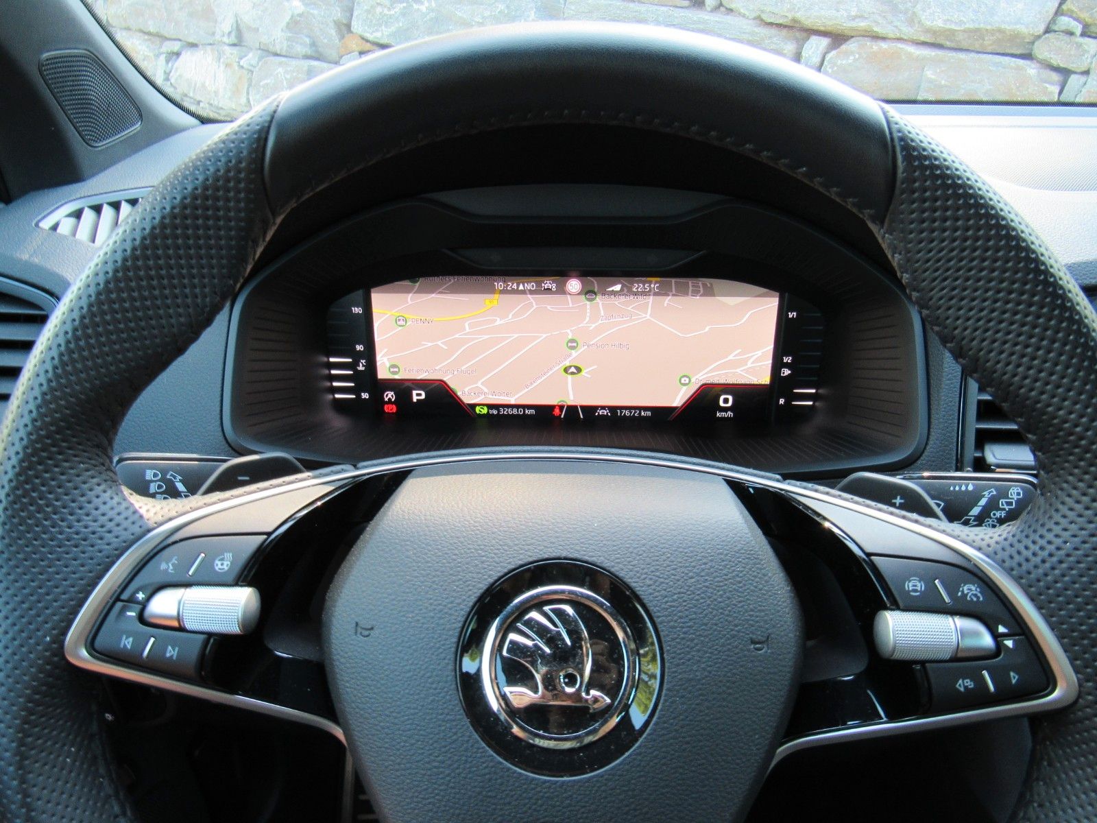 Skoda Karoq 2.0l TDI DSG 4x4 Sportline AHK 360° CANTON