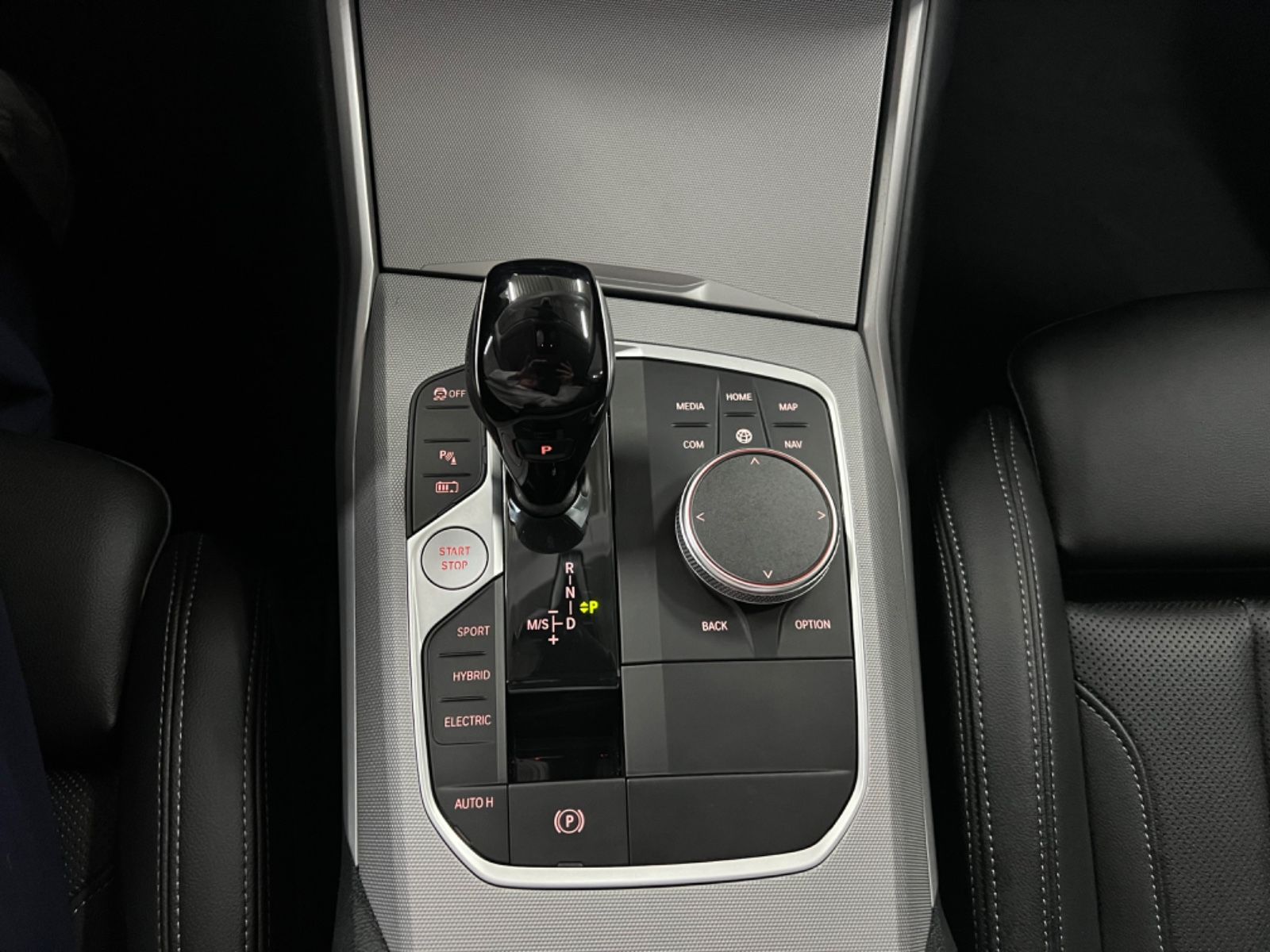 BMW 330 e Advantage Touring - Samsaru's Car Outlet