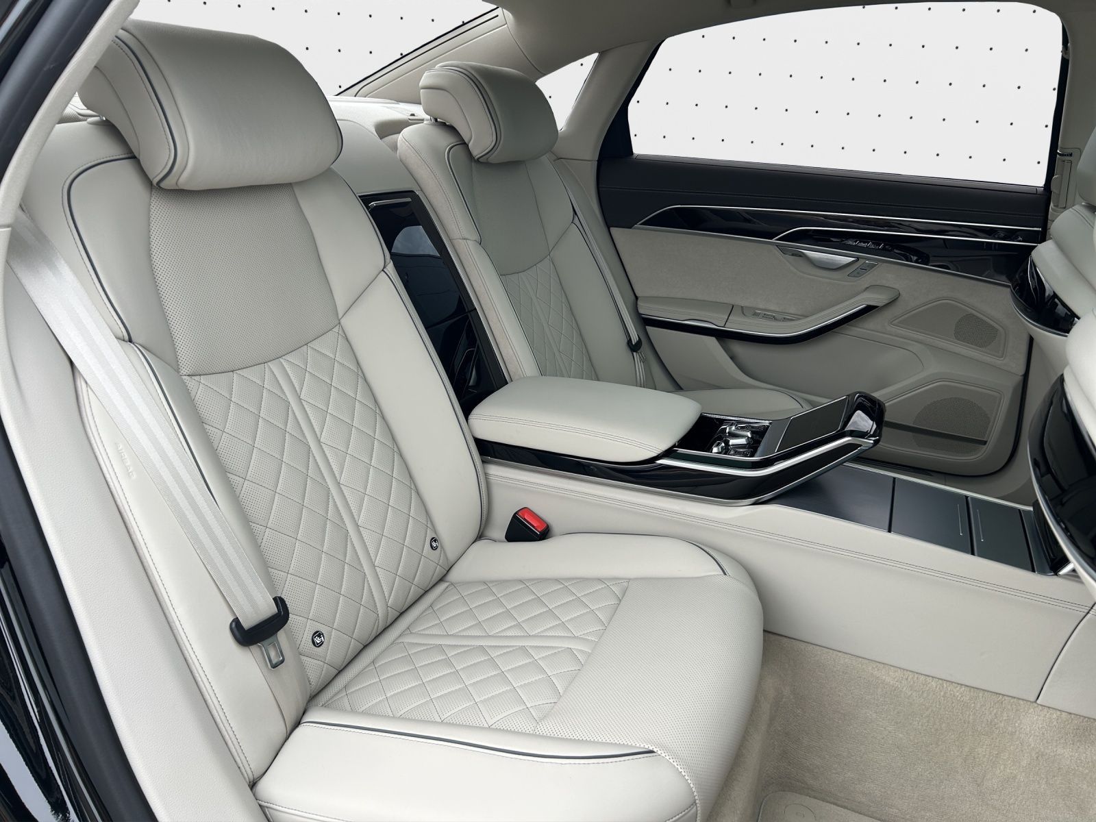 Audi A8 L 60 TFSIe quattro S-LINE - Samsaru's Car Outlet
