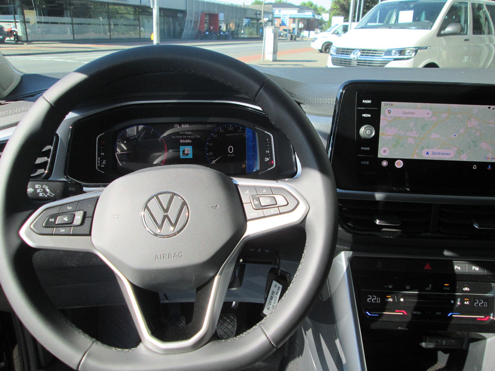 Volkswagen T-Roc Life 110PS TSI - Samsaru's Car Outlet