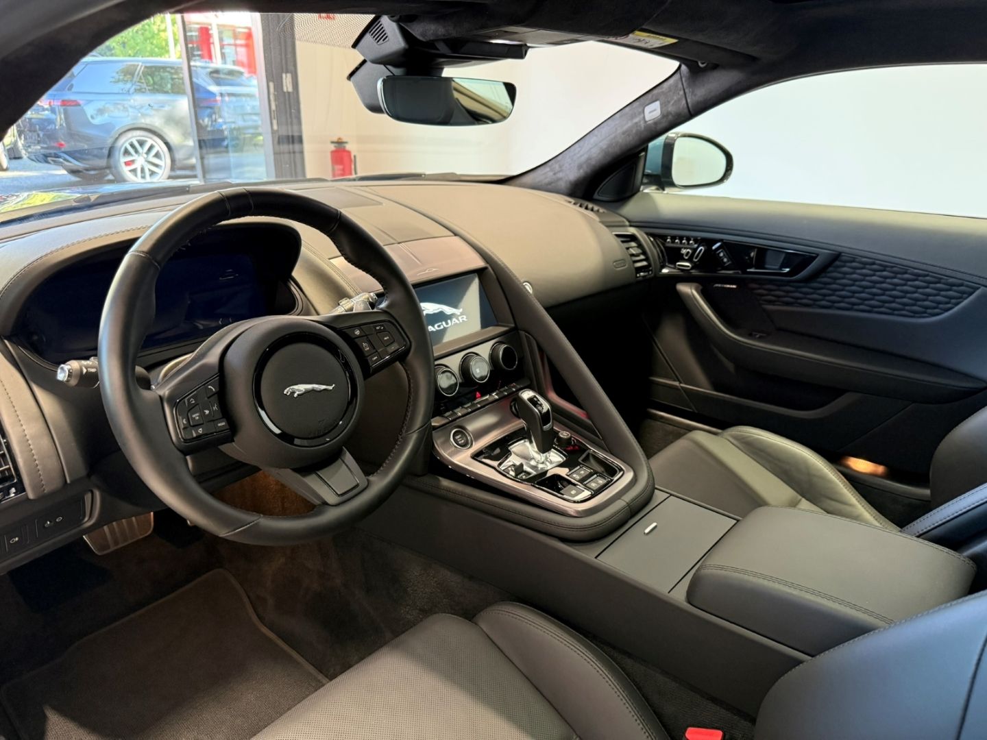 Jaguar F-Type P450 AWD Coupe 75 GLASDACH SITZKÜHLUNG