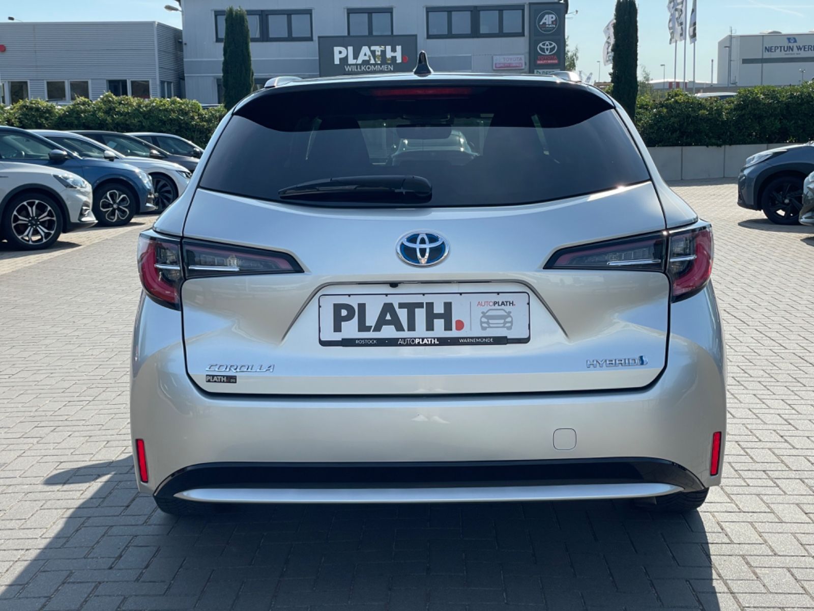 Toyota Corolla Touring Sports Hybrid - Samsaru's Car Outlet