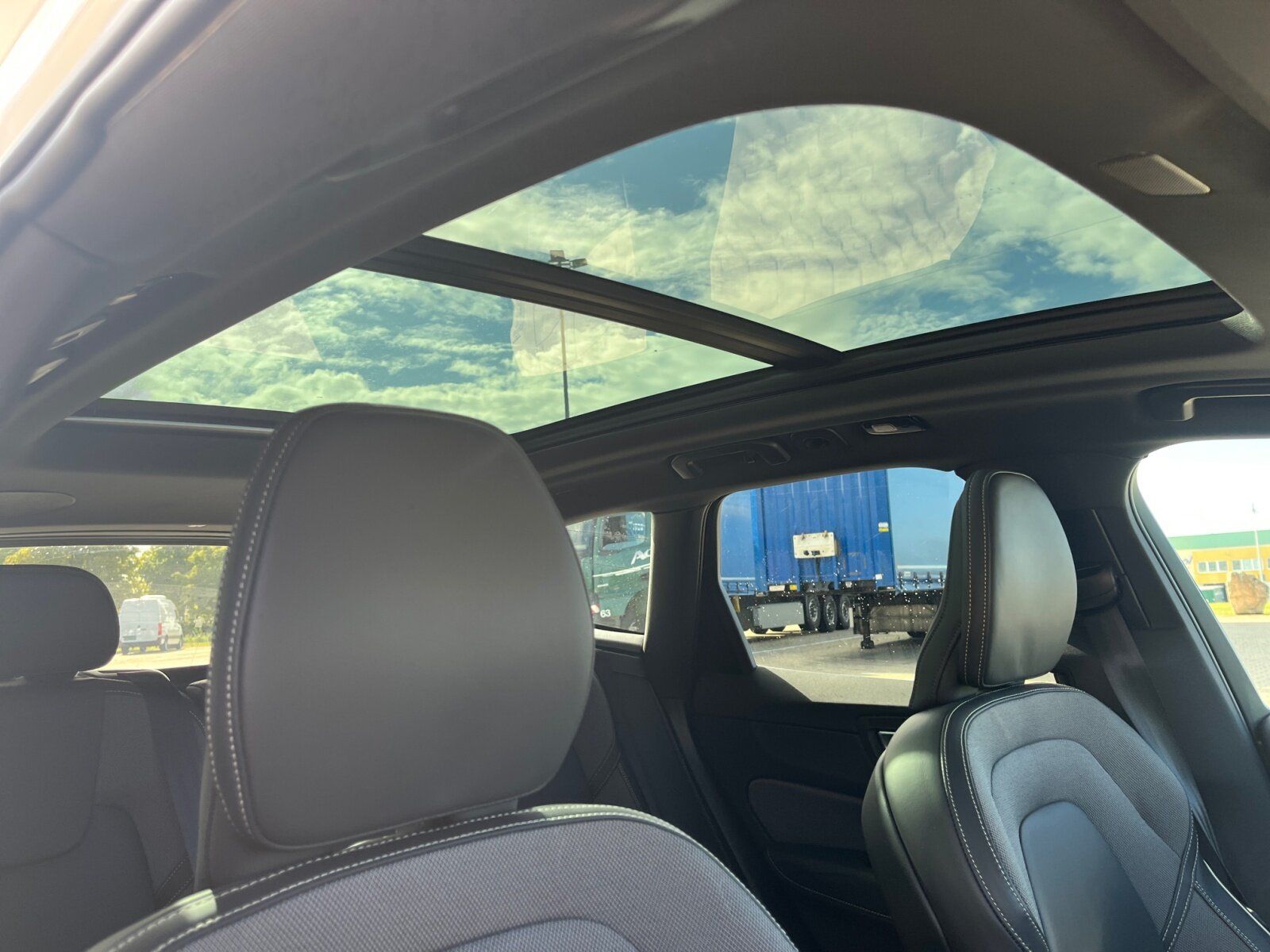 Volvo XC 60 T8 AWD Ultra Dark (EURO 6d) NAVI+SITZH+LED