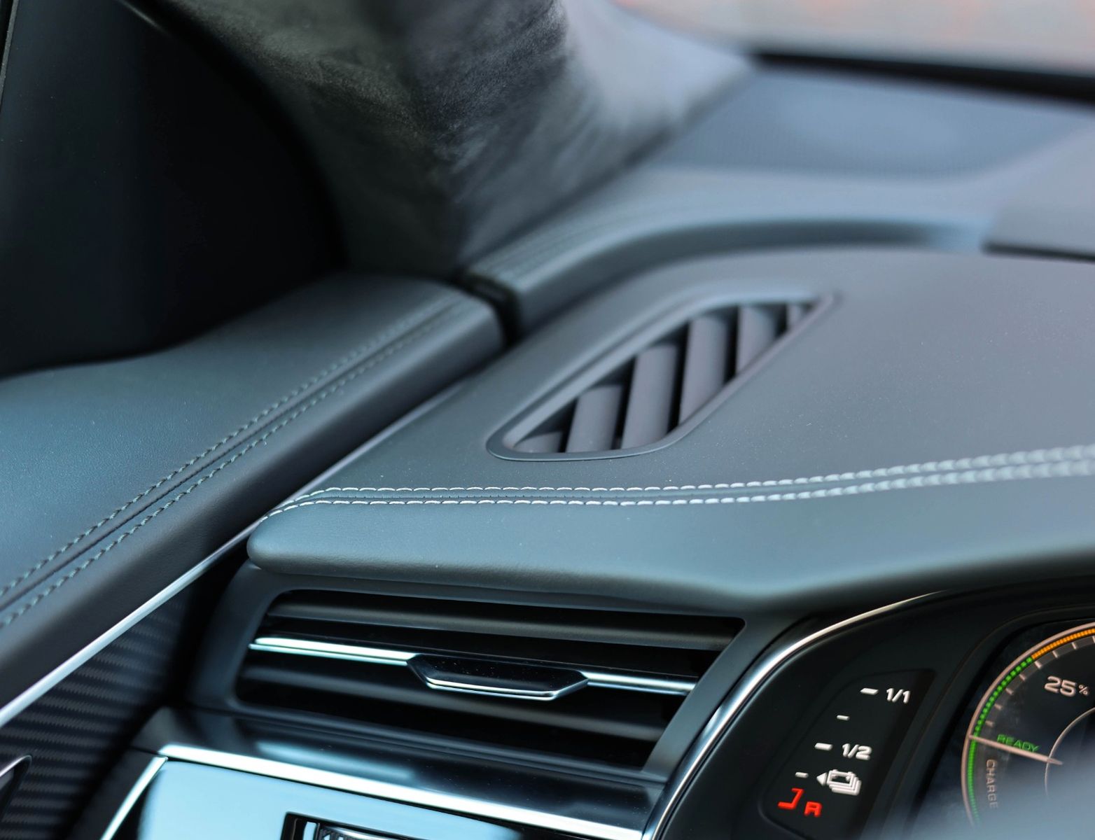 Audi Q8 60 TFSIe Quattro Advanced - Samsaru's Car Outlet