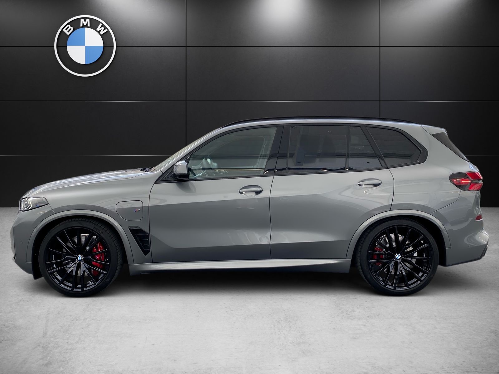 BMW X5 xDrive50e M-Sport B&W KeyLess Pano AHK Air AS