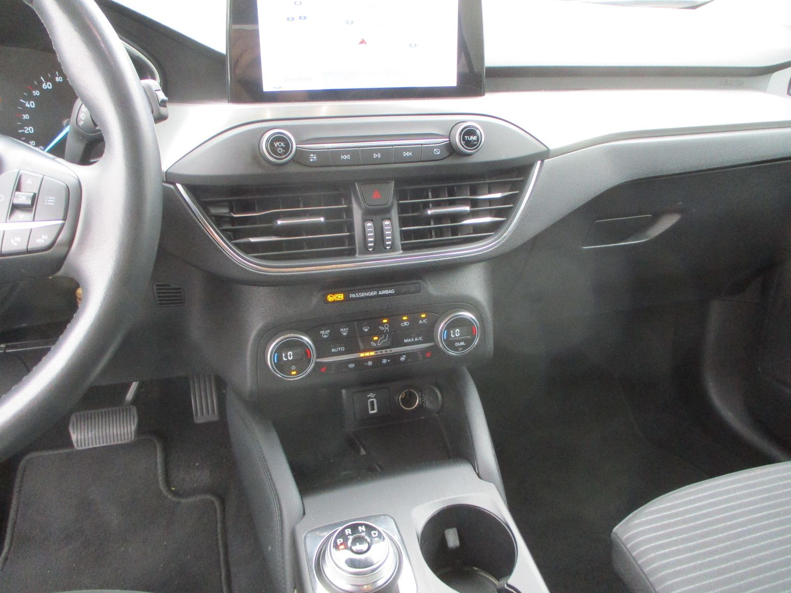 Ford Focus 2,0 - Samsaru's Car Outlet