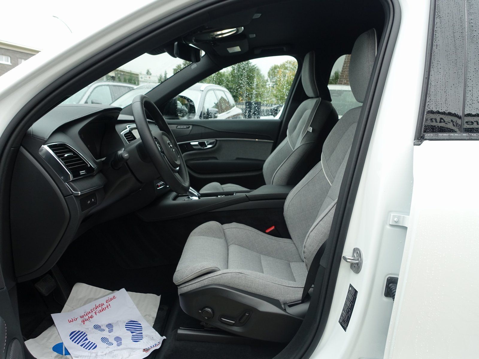 Volvo XC90 Plus Dark T8 AWD Plug-inHybrid/AHK/360°/H&K