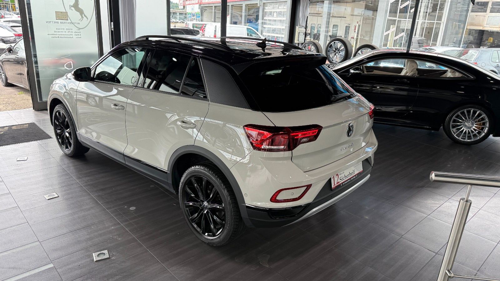 Volkswagen T-Roc 1.5 TSI Black - Samsaru's Car Outlet