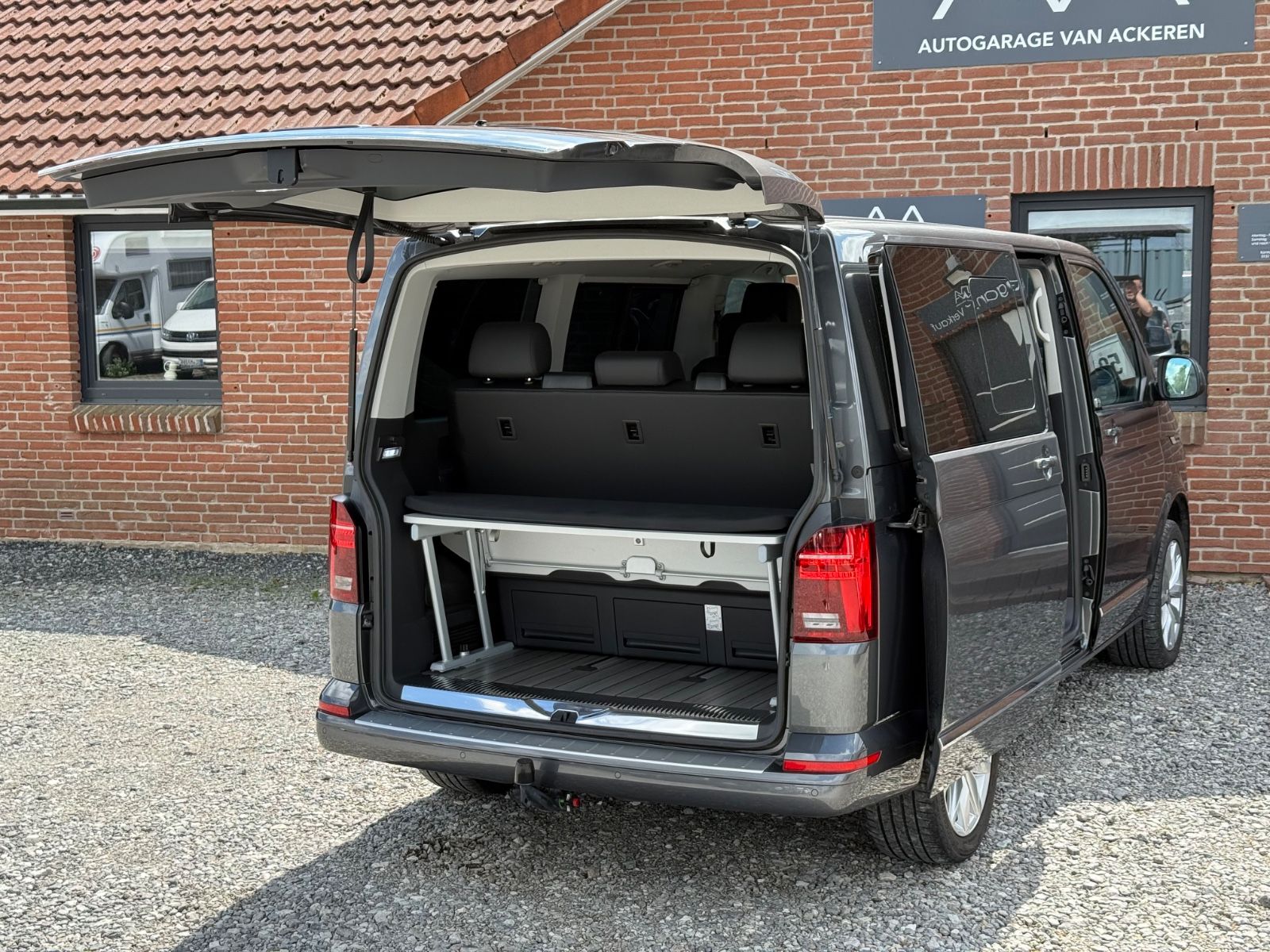 Volkswagen T6.1 Multivan 2.0 TDI DSG Generation Six - Samsaru's Car Outlet