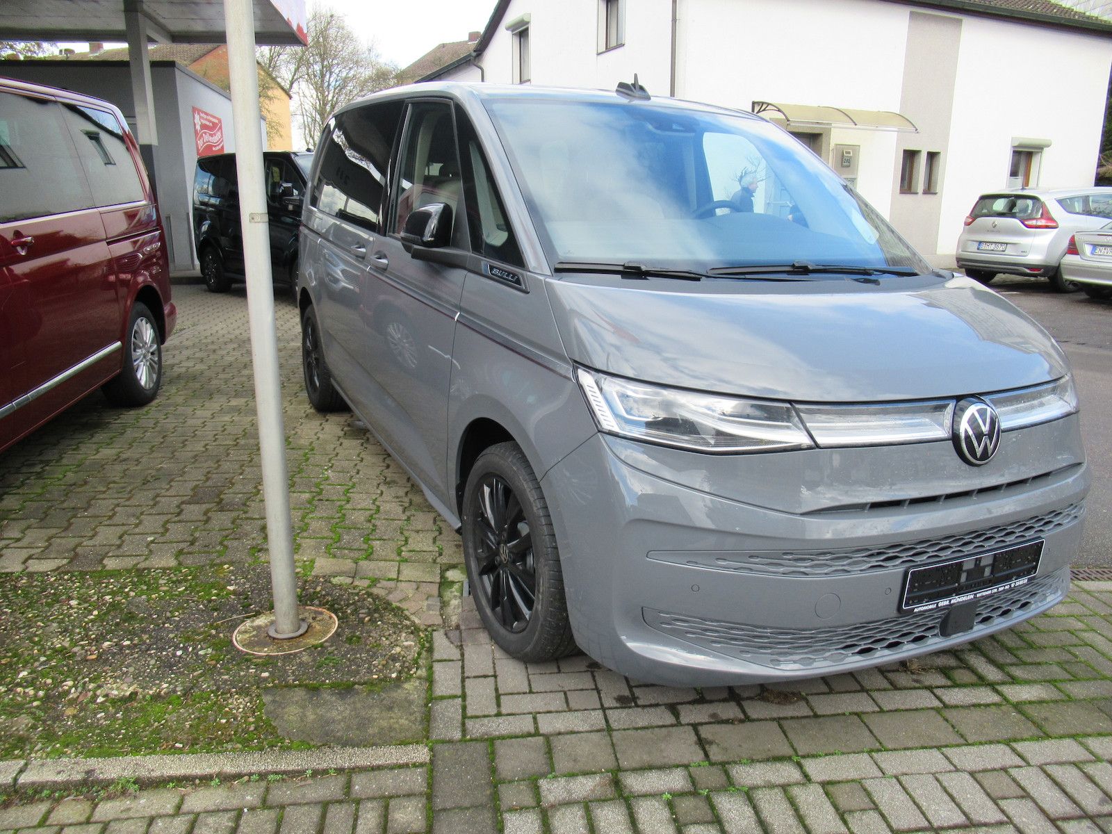 Volkswagen T7 Multivan Style DSG - Samsaru's Car Outlet