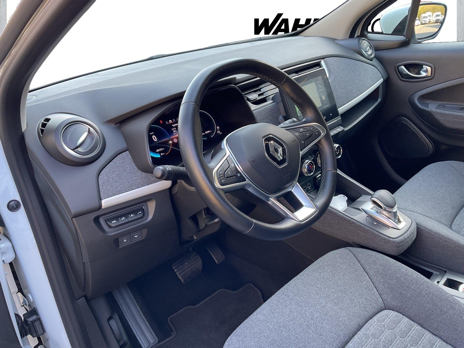 Renault Zoe - Samsaru's Car Outlet